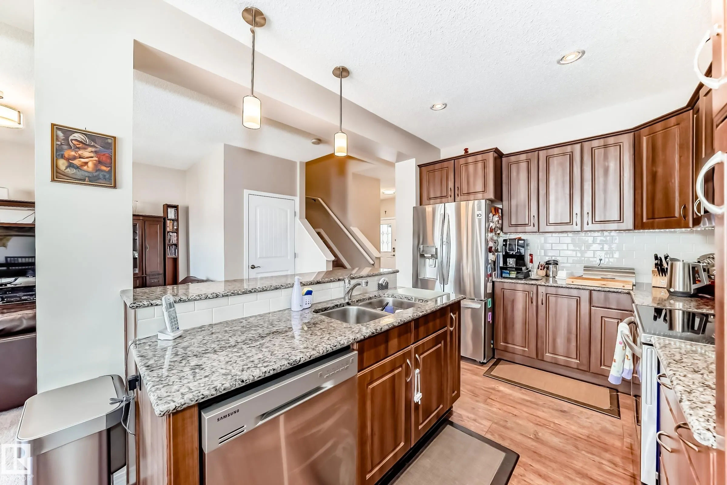 5870 ANTHONY Crescent