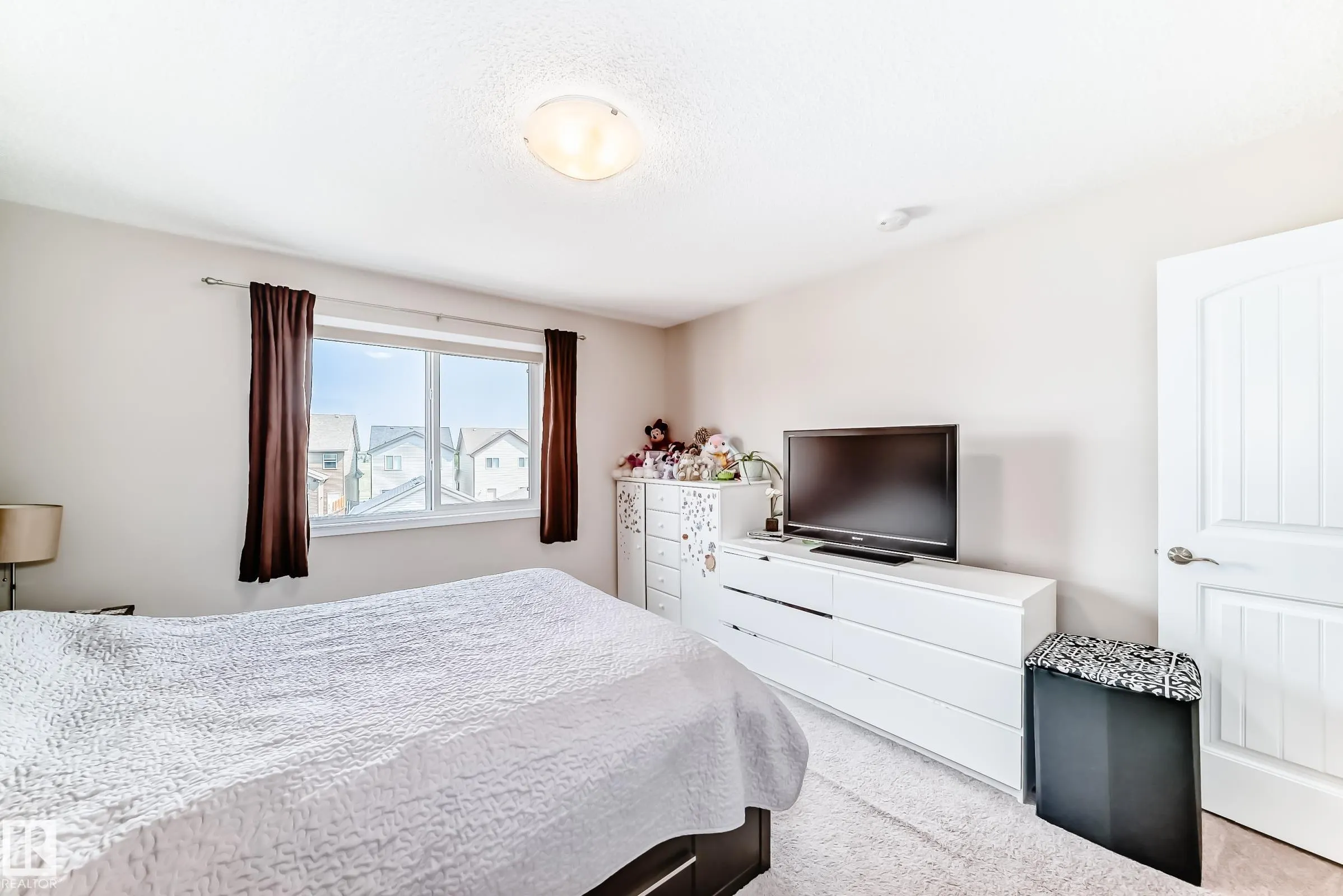 5870 ANTHONY Crescent