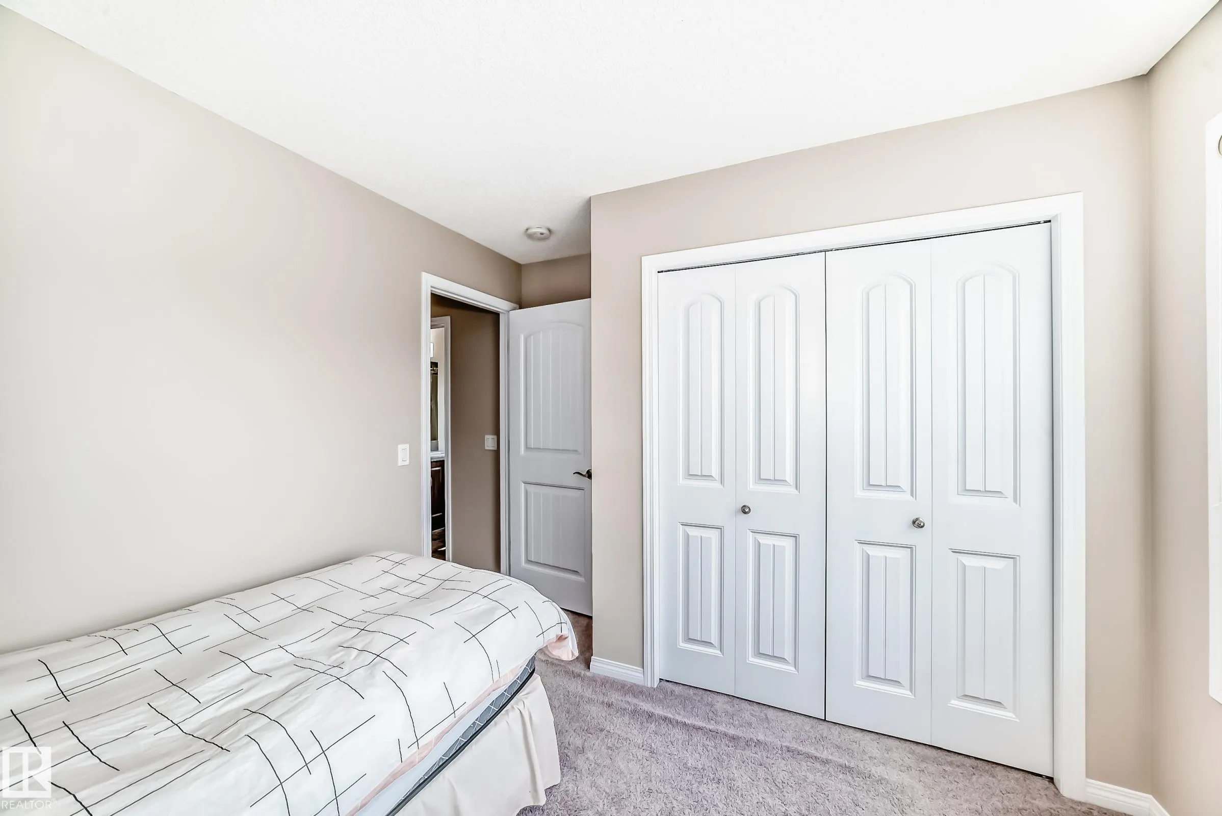 5870 ANTHONY Crescent
