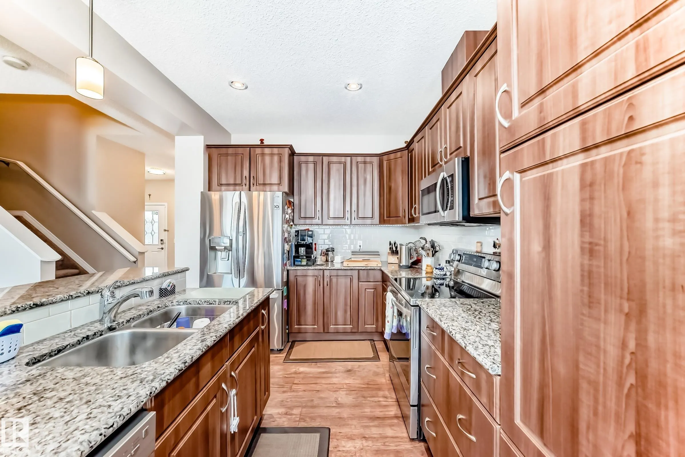 5870 ANTHONY Crescent