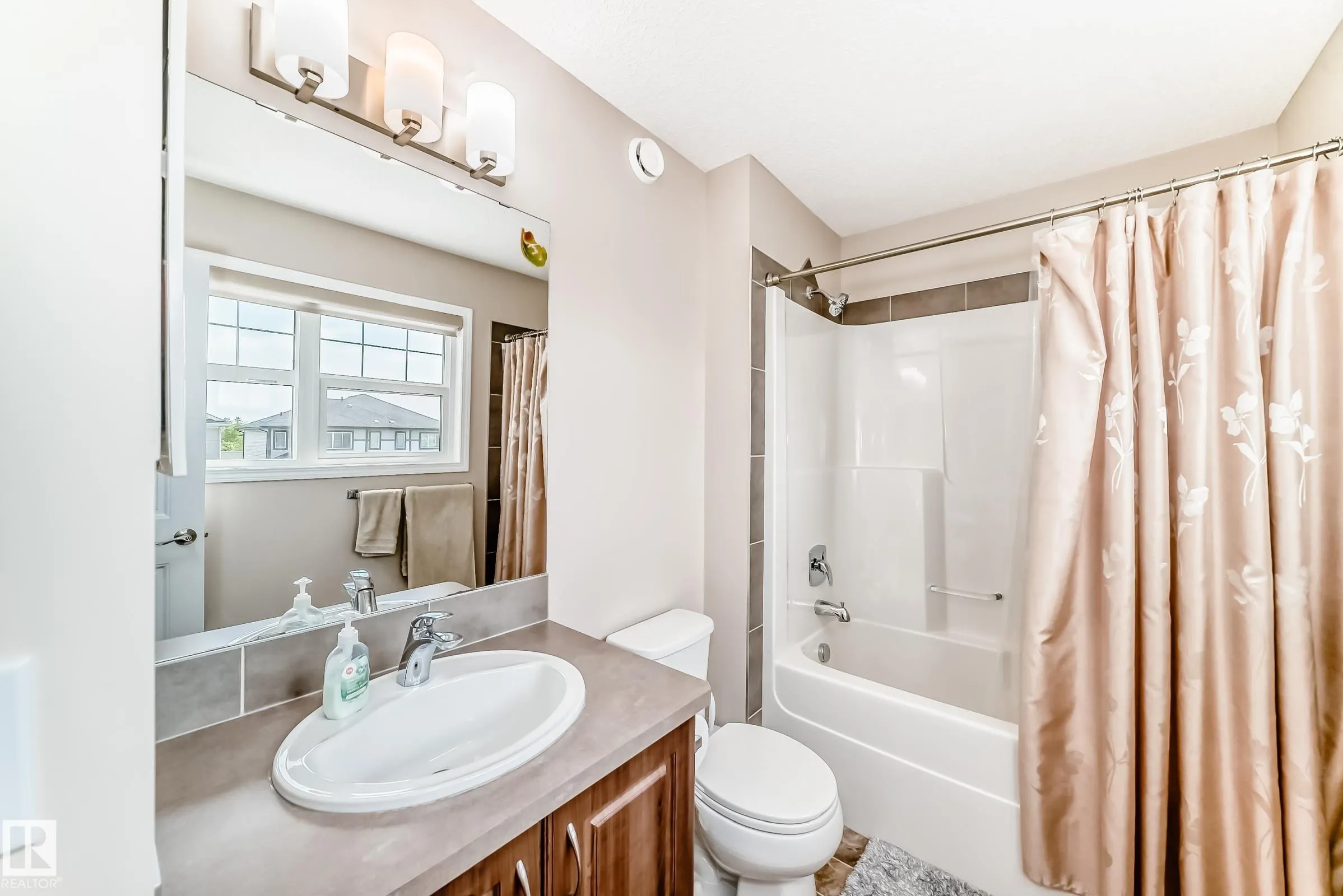 5870 ANTHONY Crescent