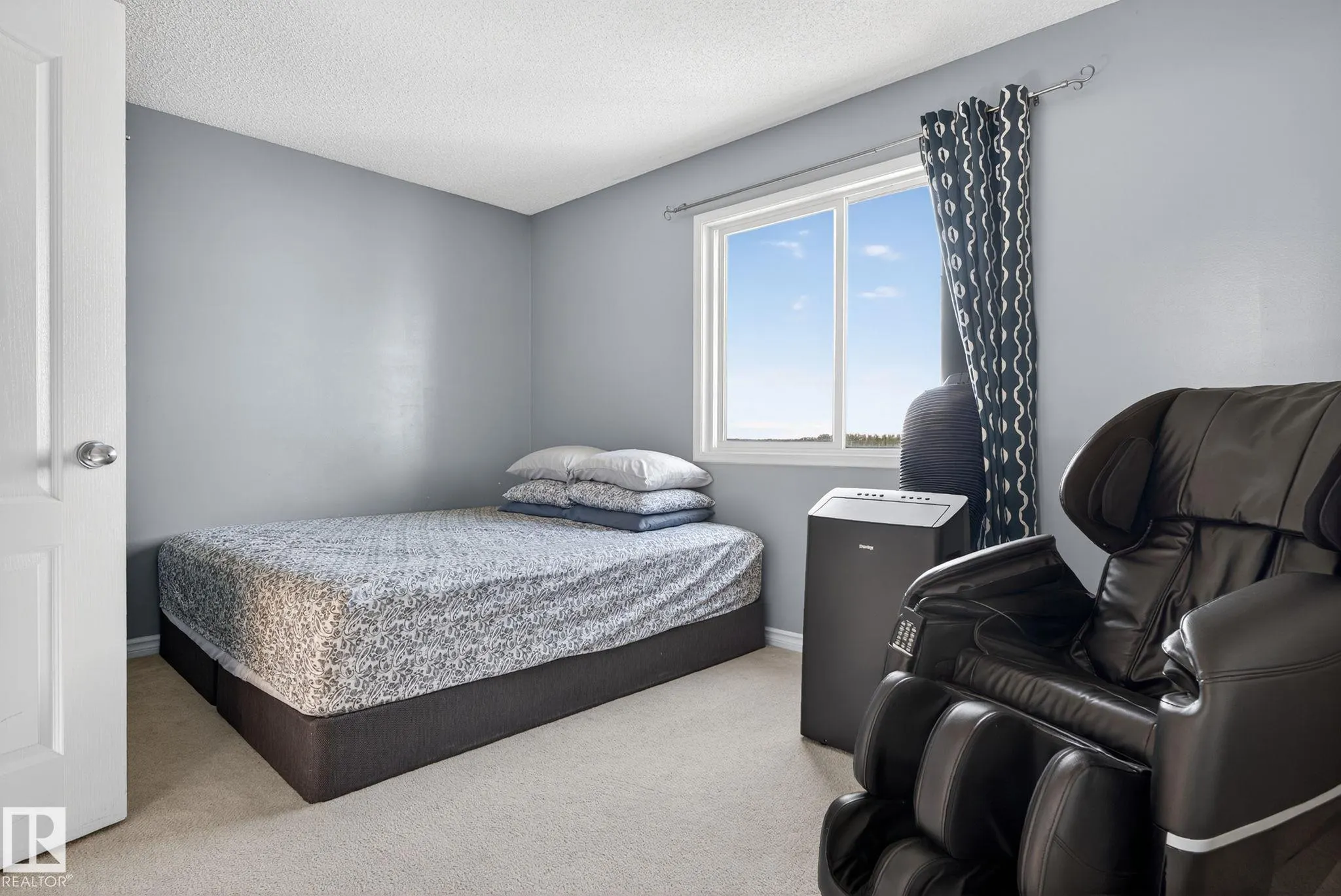 38 BIRCHGLEN Crescent