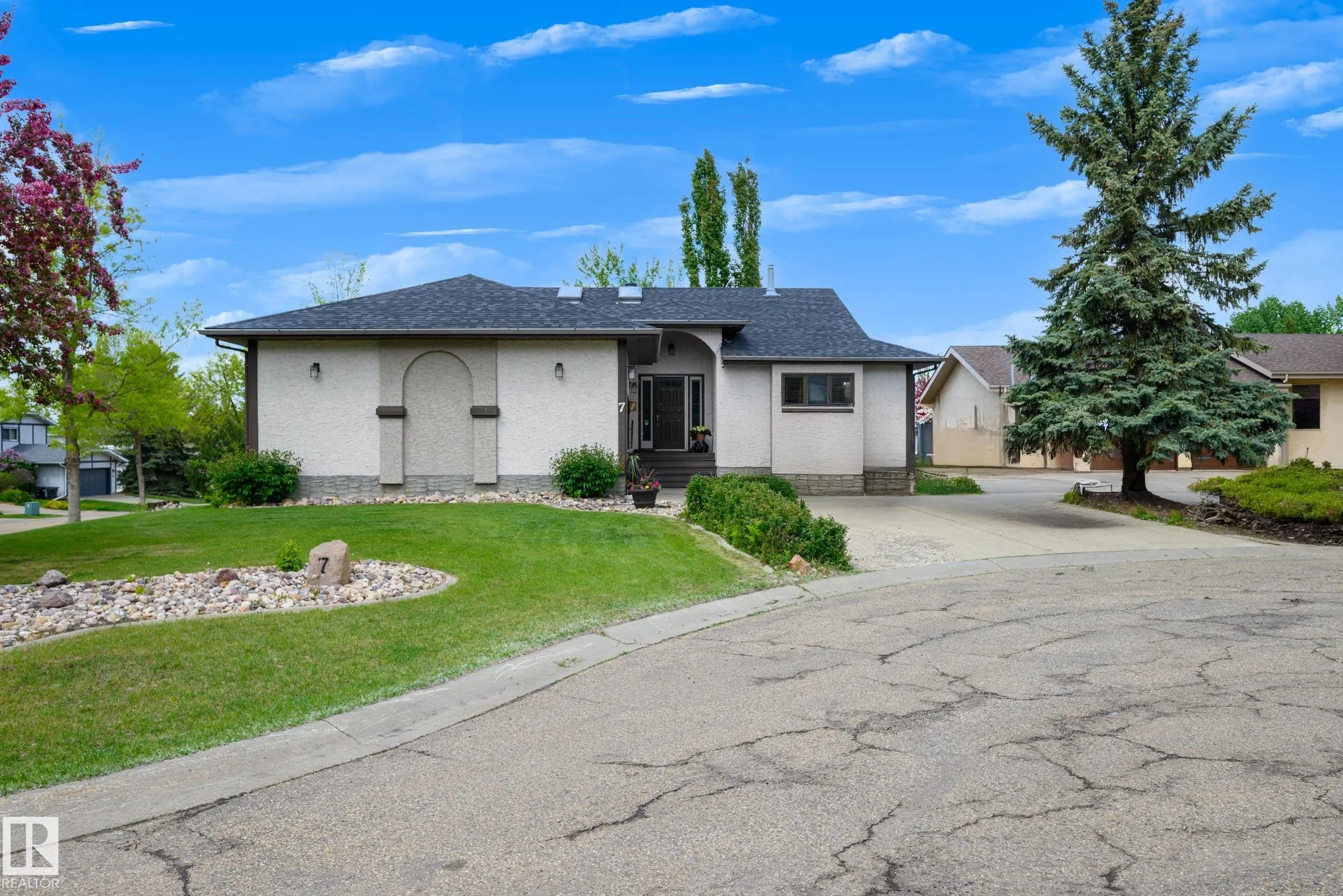 7 FIELDSTONE Cove
