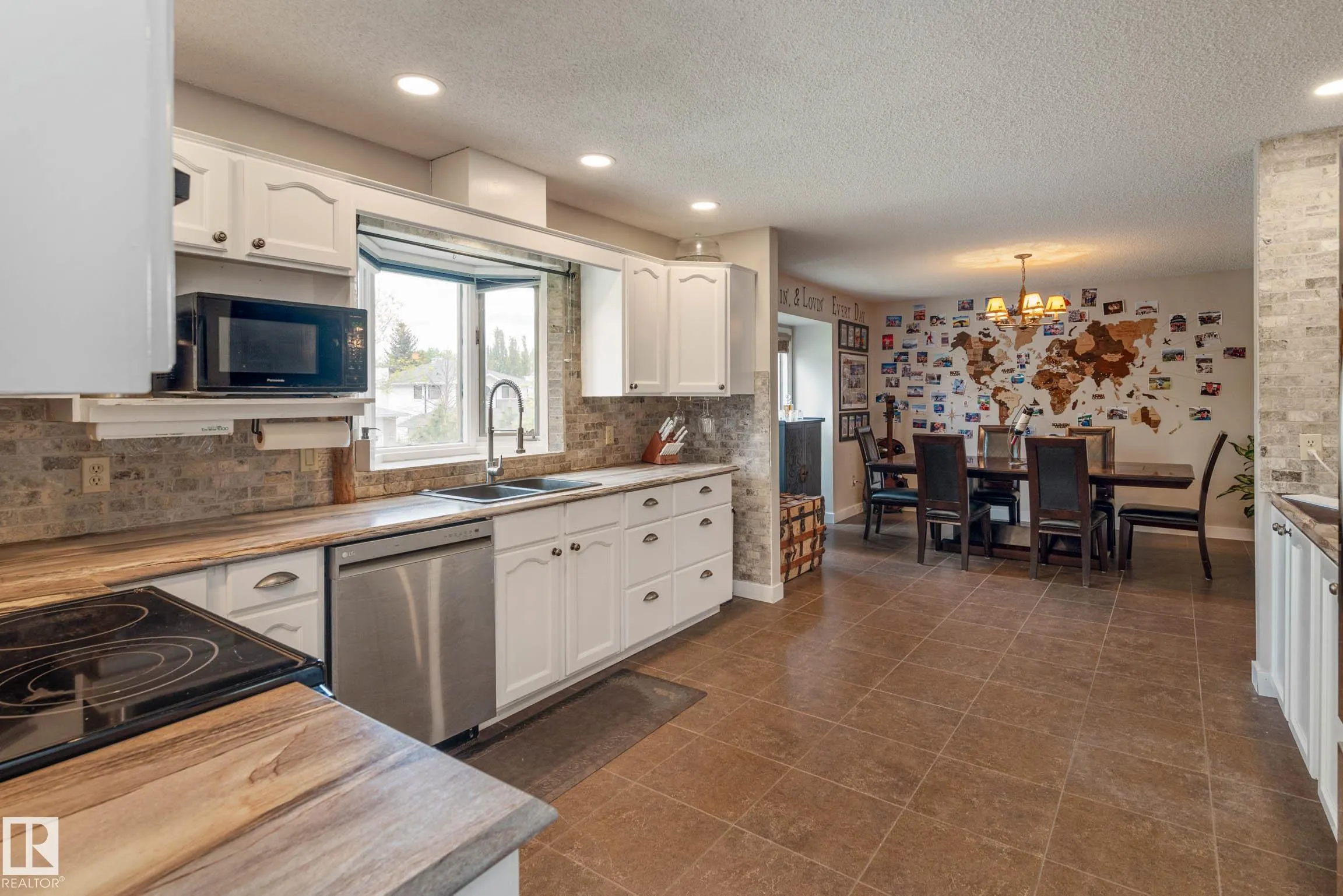 7 FIELDSTONE Cove