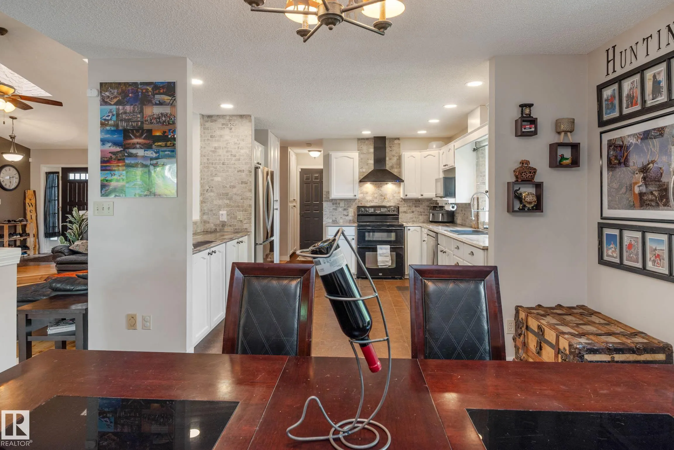 7 FIELDSTONE Cove
