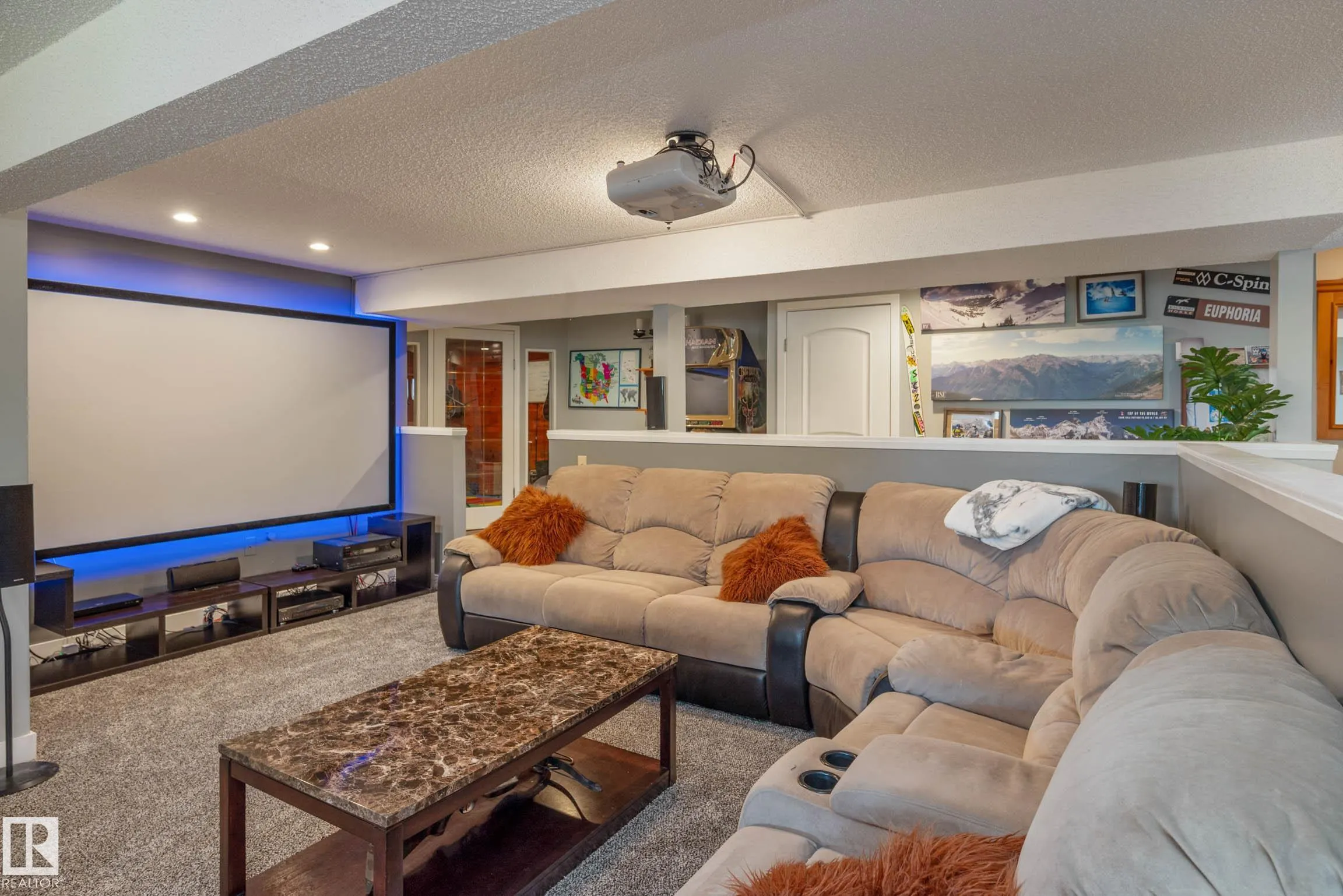7 FIELDSTONE Cove