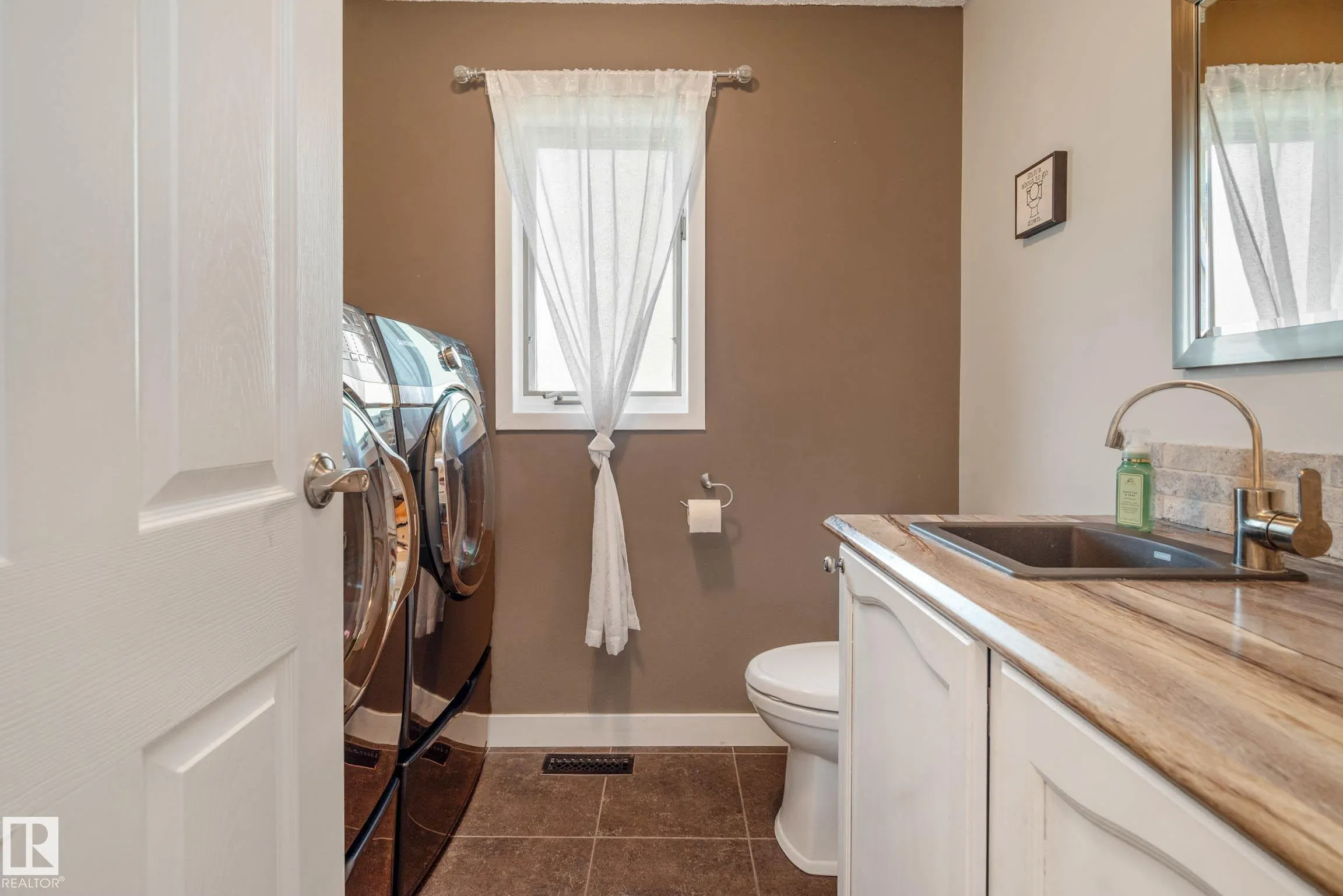 7 FIELDSTONE Cove