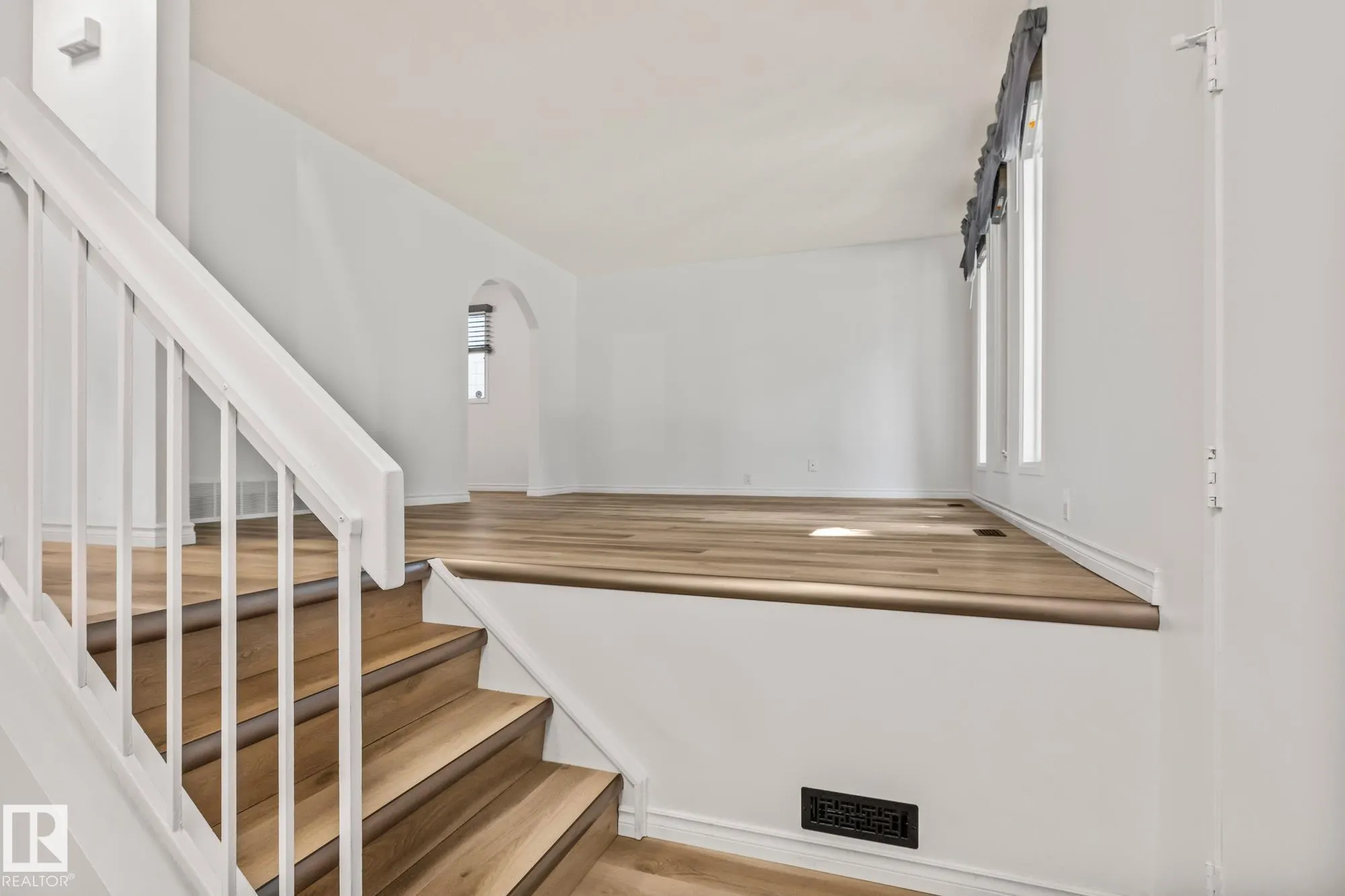 32 BUTTERFIELD Crescent