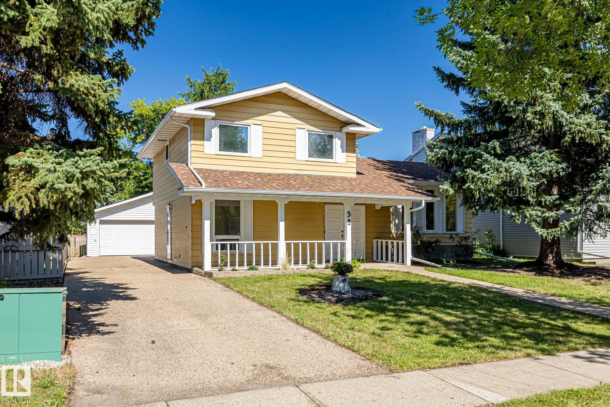 32 BUTTERFIELD Crescent
