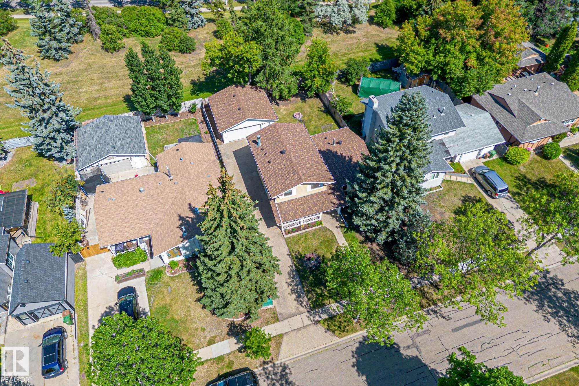 32 BUTTERFIELD Crescent