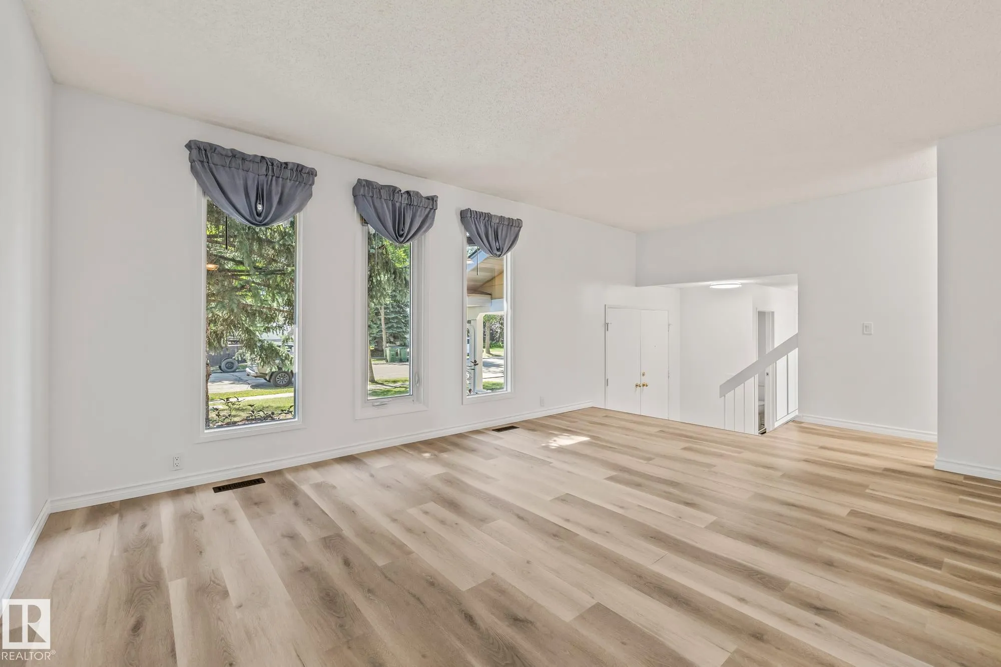 32 BUTTERFIELD Crescent