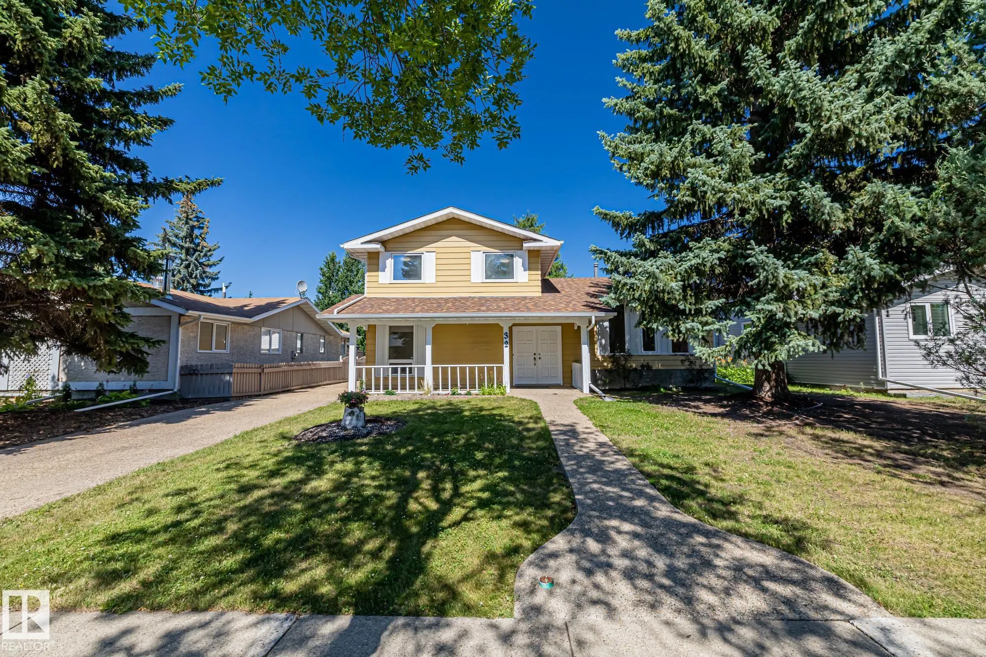 32 BUTTERFIELD Crescent