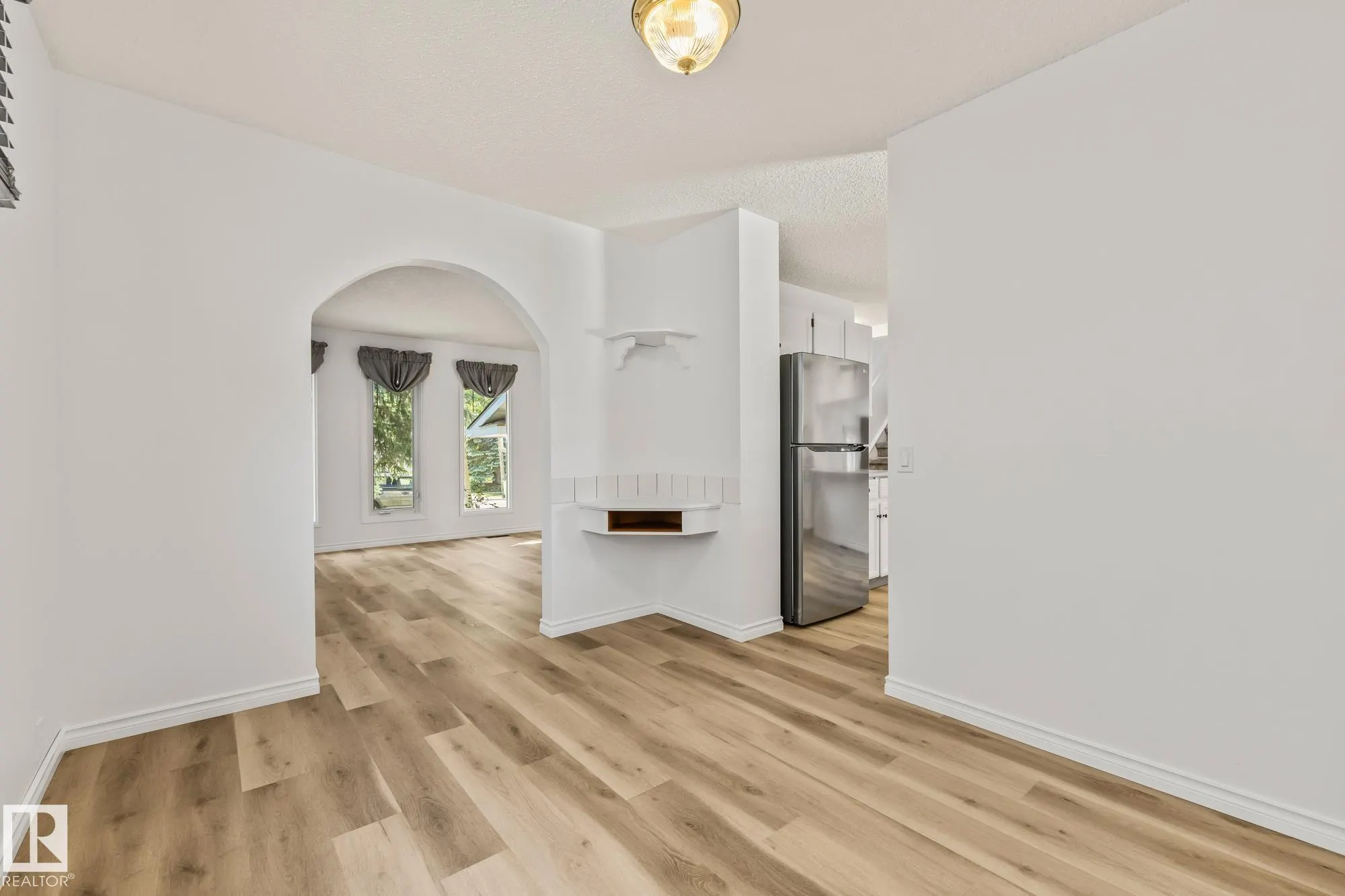 32 BUTTERFIELD Crescent