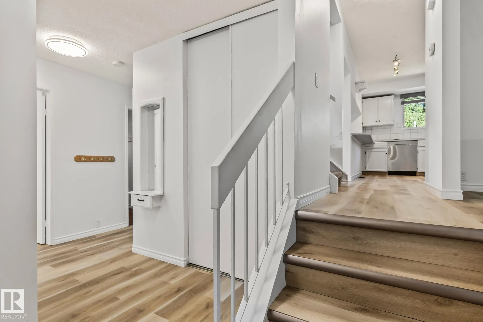32 BUTTERFIELD Crescent
