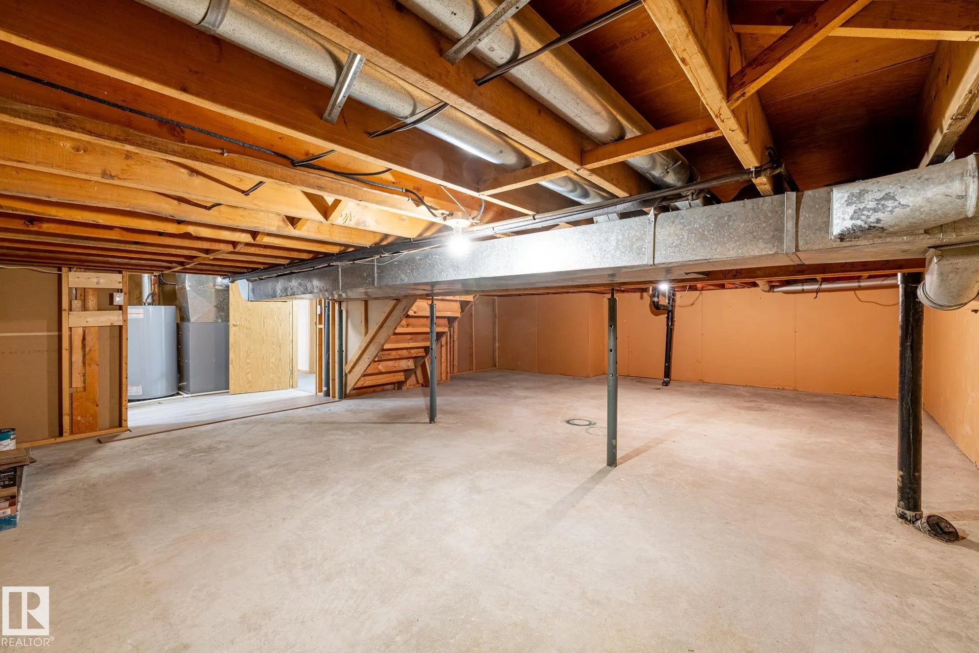 32 BUTTERFIELD Crescent