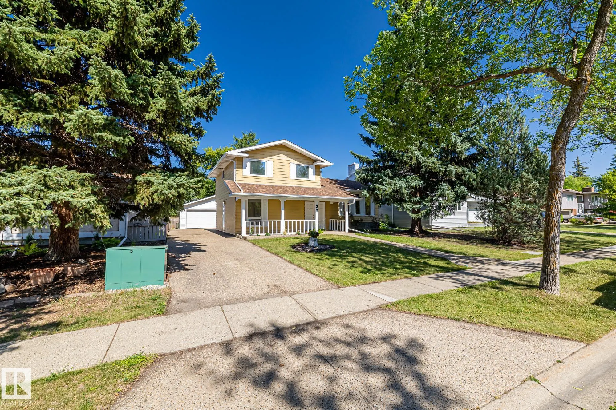 32 BUTTERFIELD Crescent