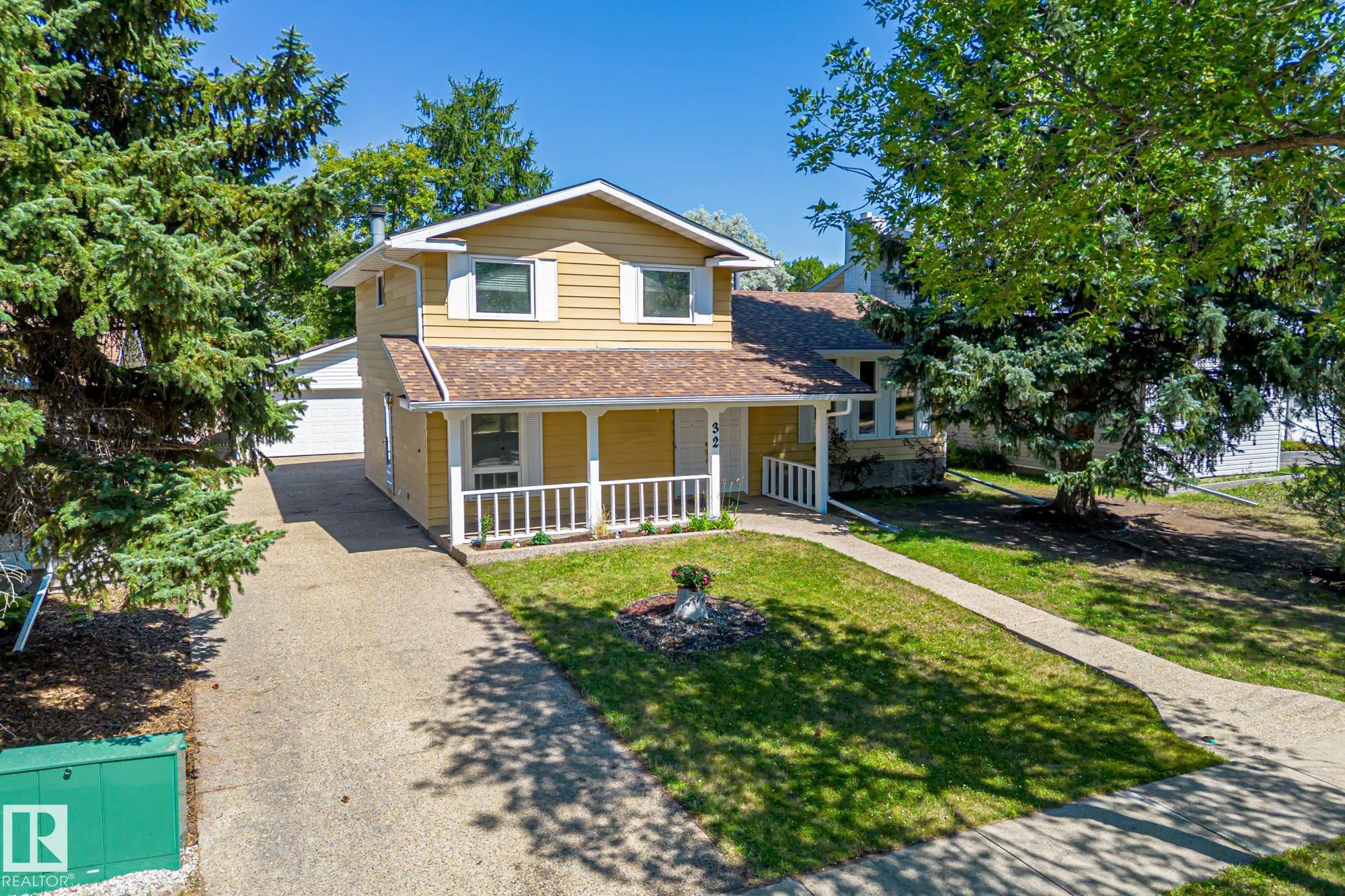 32 BUTTERFIELD Crescent