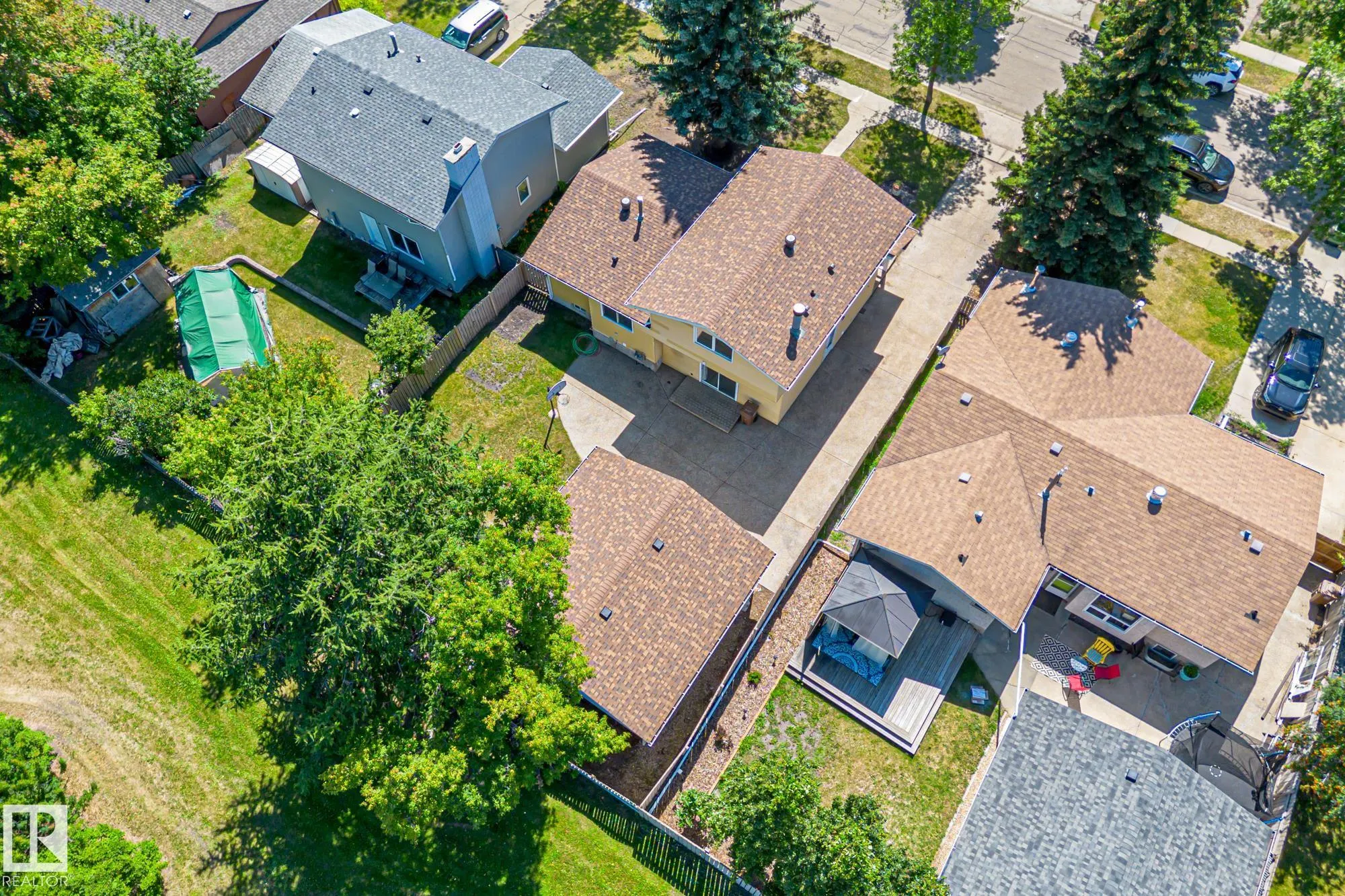 32 BUTTERFIELD Crescent