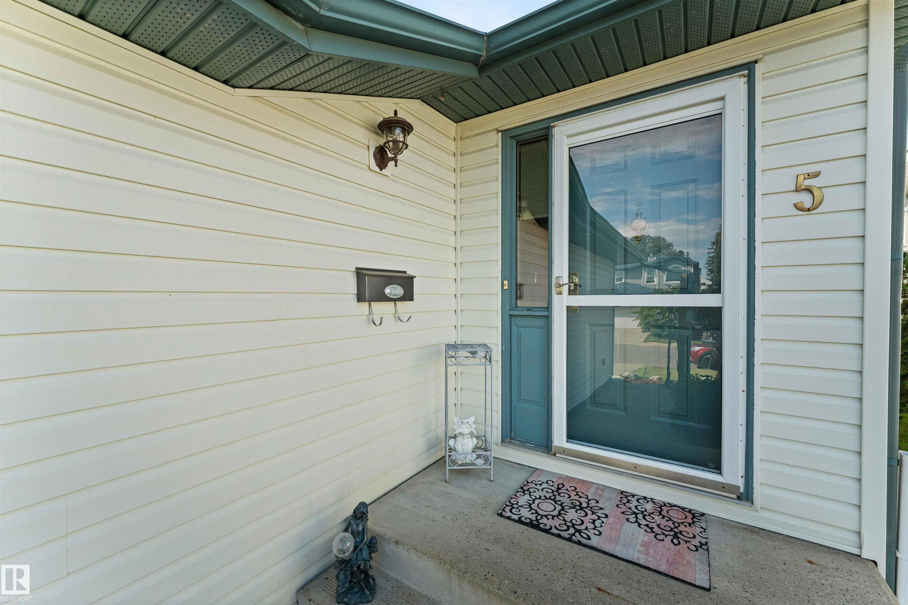 5 LAKEWOOD Cove