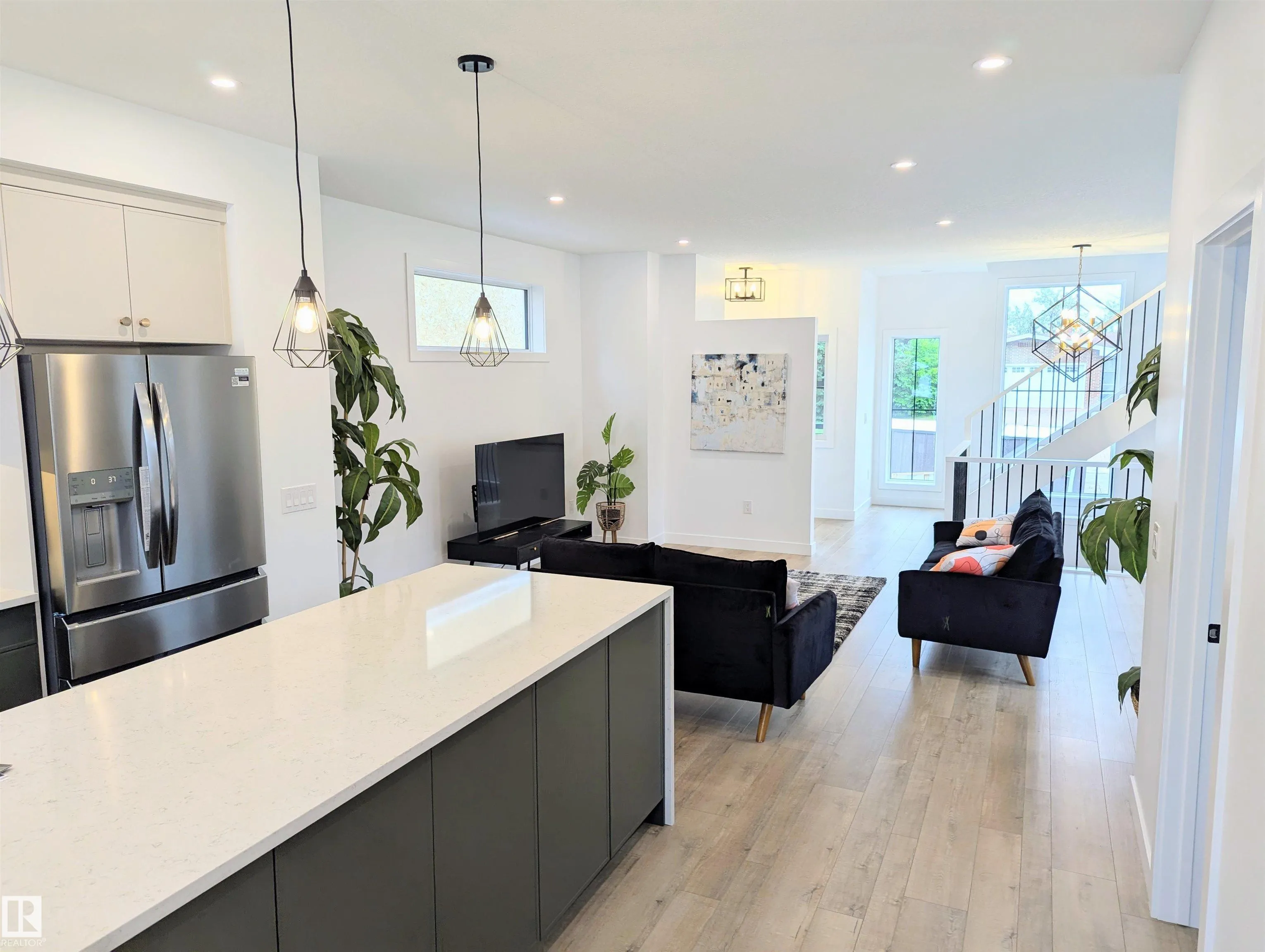 7505 Rowland Road