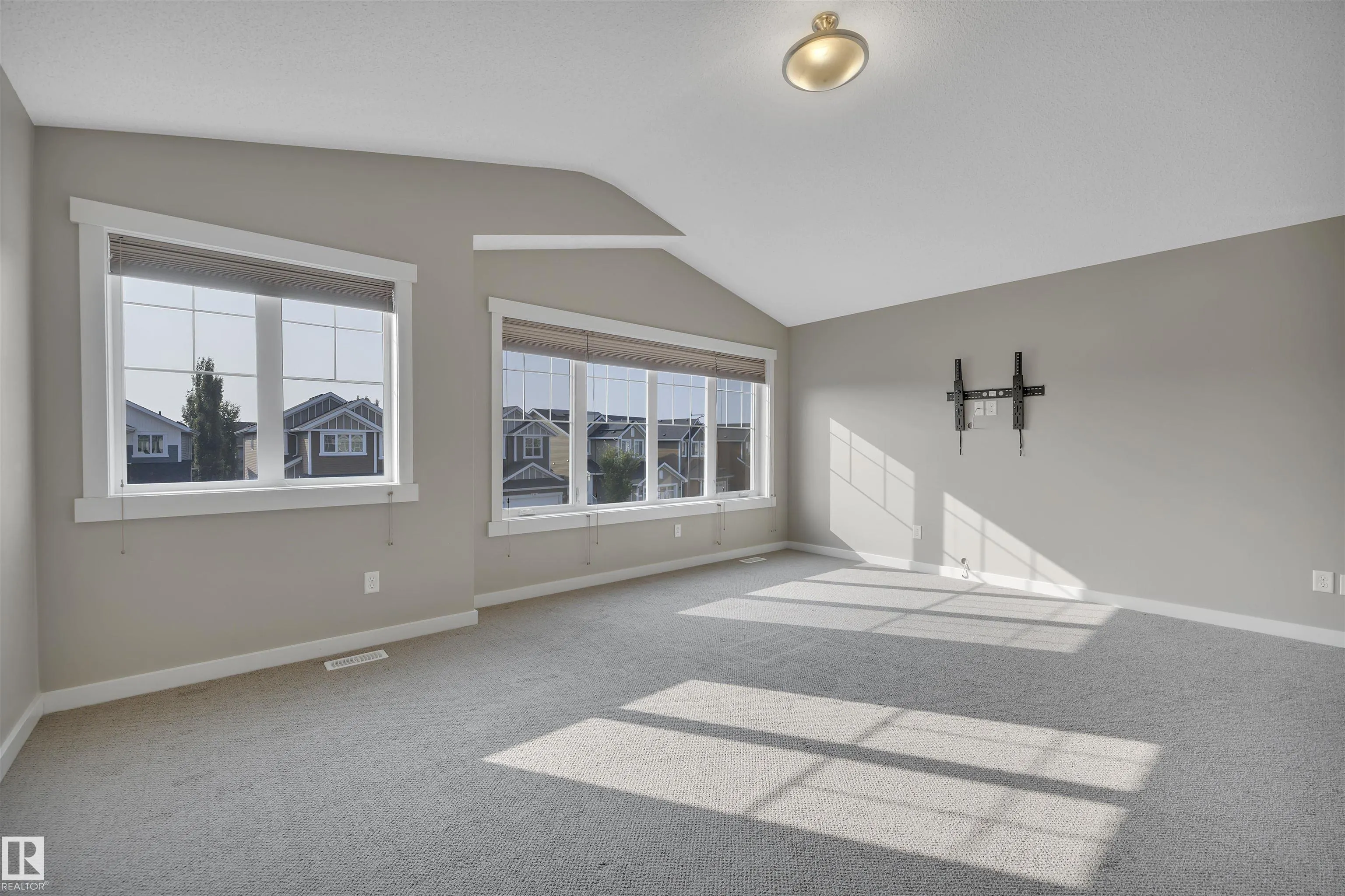 237 SHEPPARD Circle