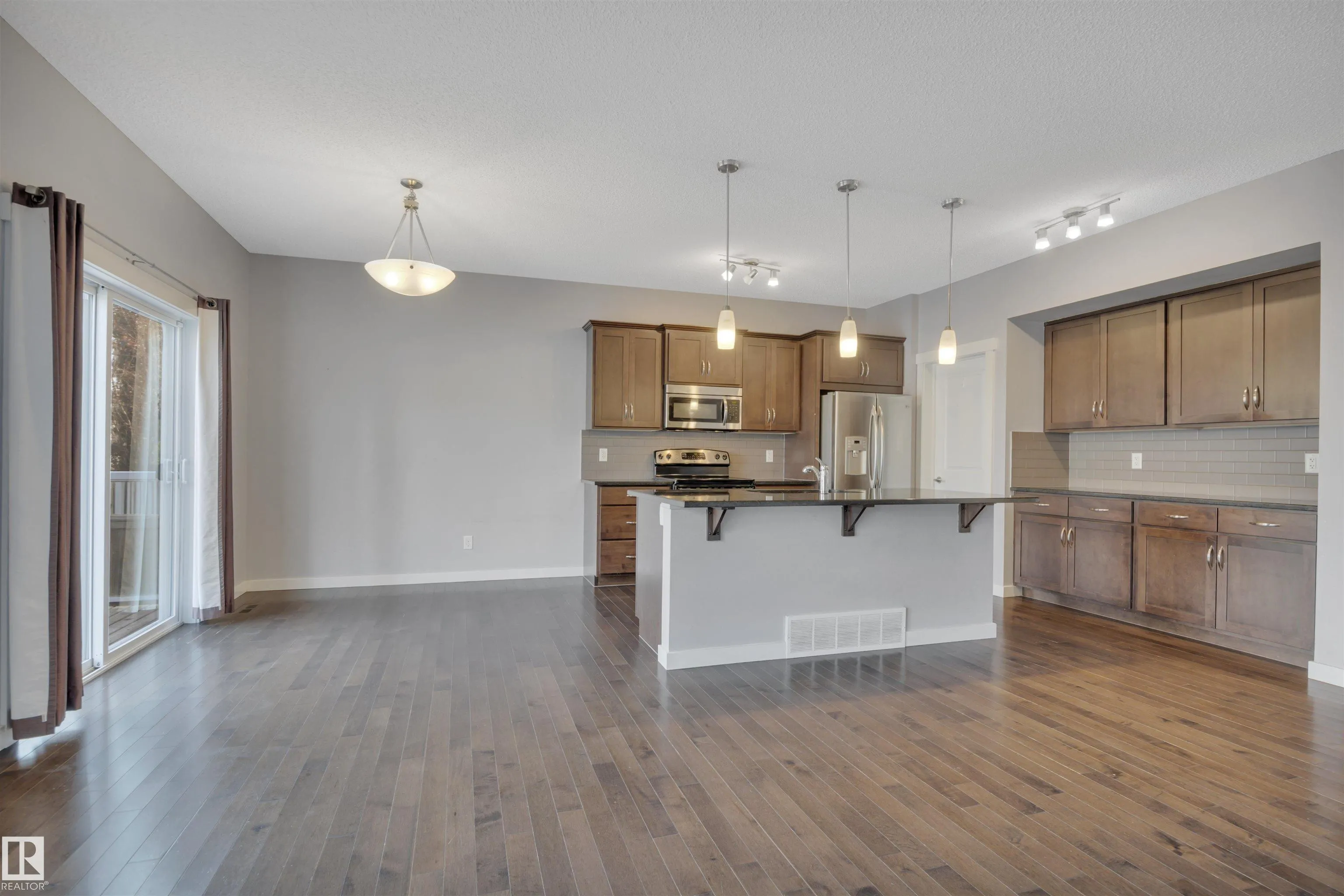 237 SHEPPARD Circle