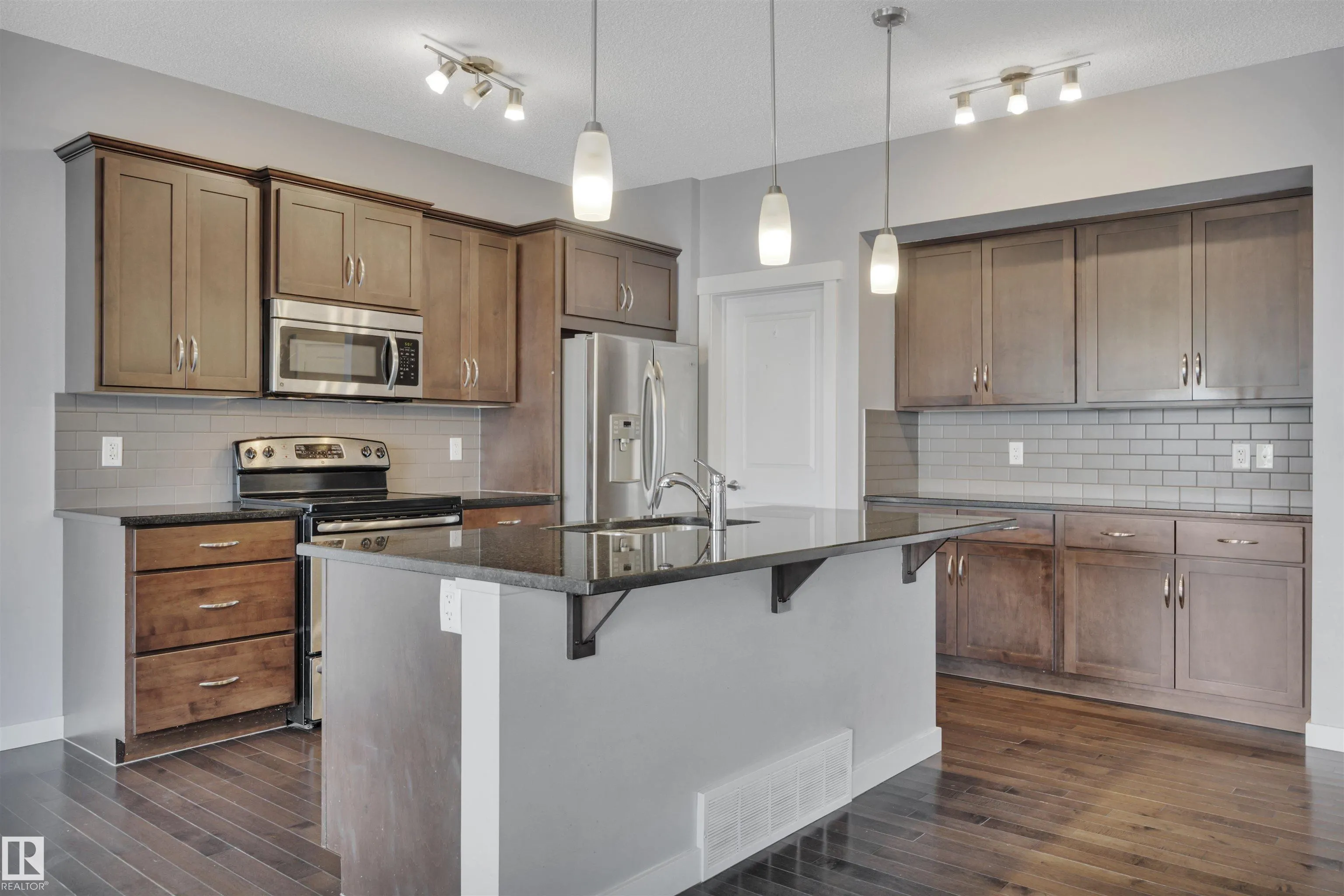 237 SHEPPARD Circle