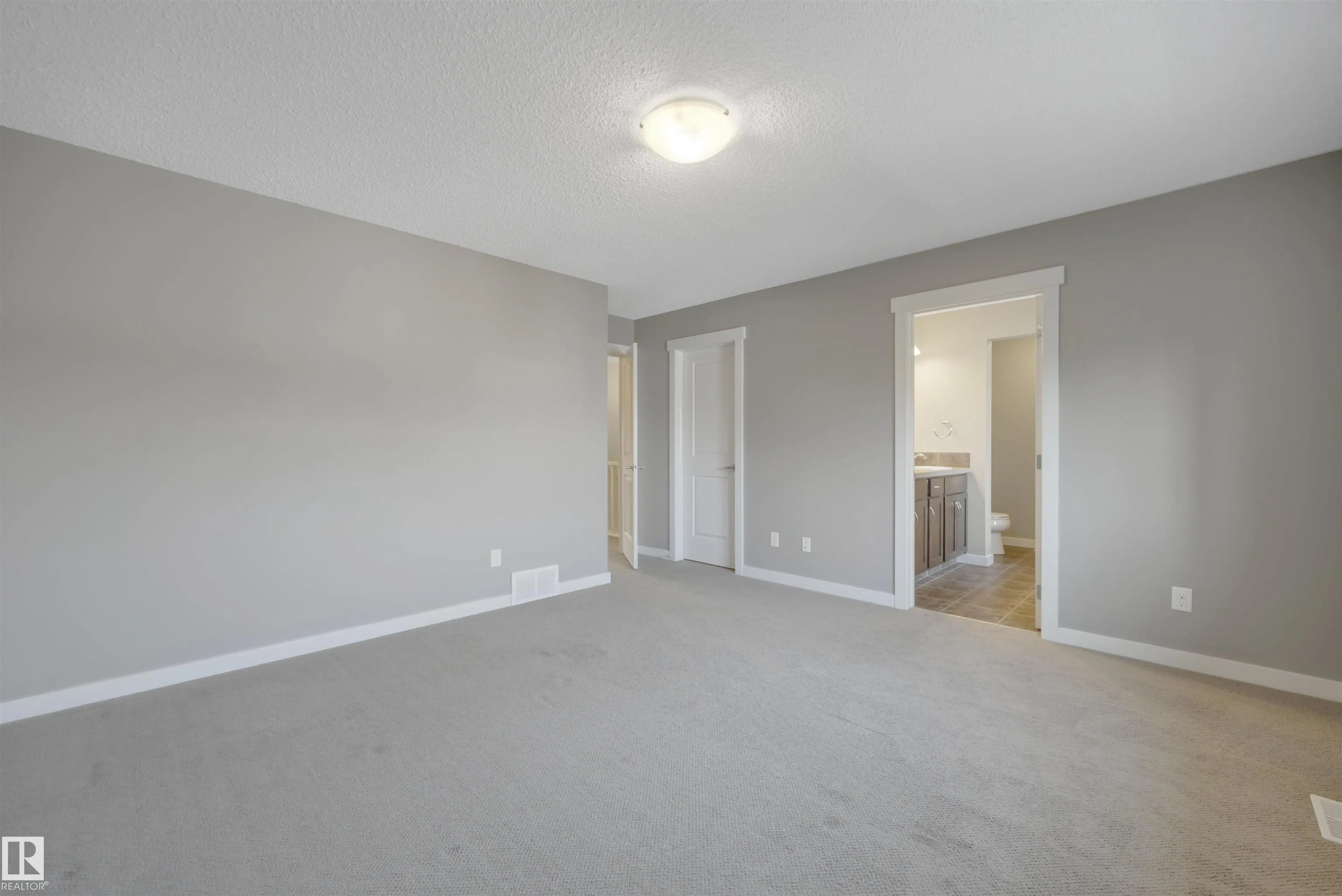 237 SHEPPARD Circle