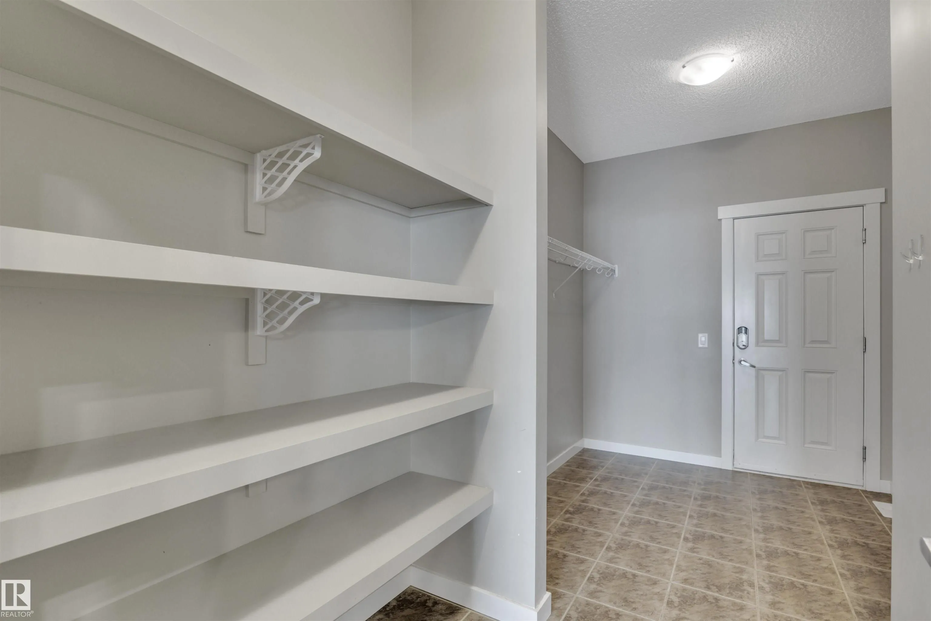 237 SHEPPARD Circle