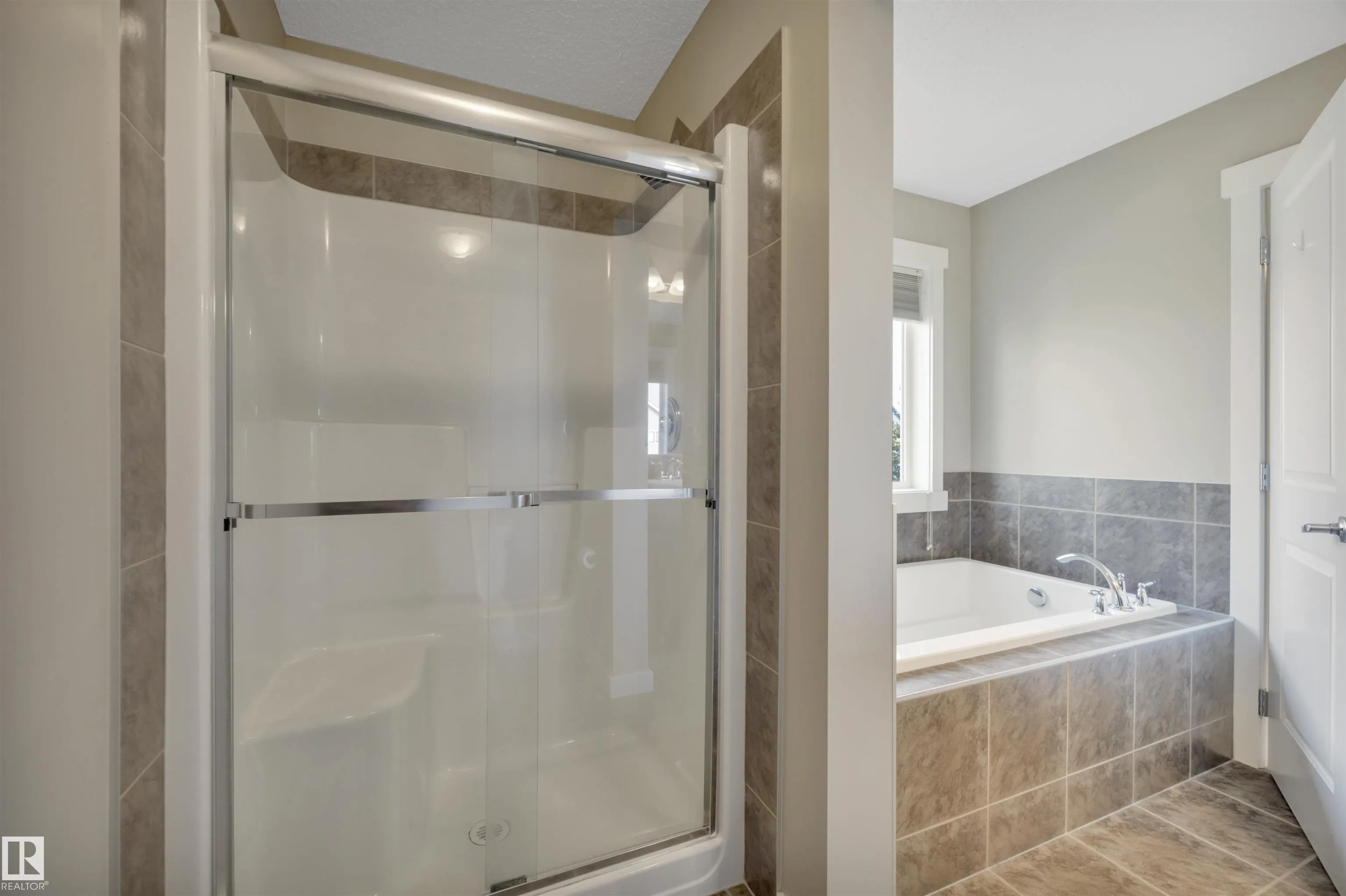 237 SHEPPARD Circle