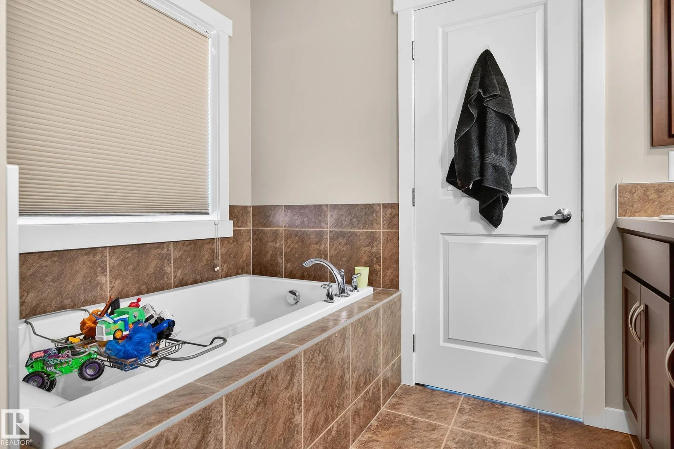 237 SHEPPARD Circle