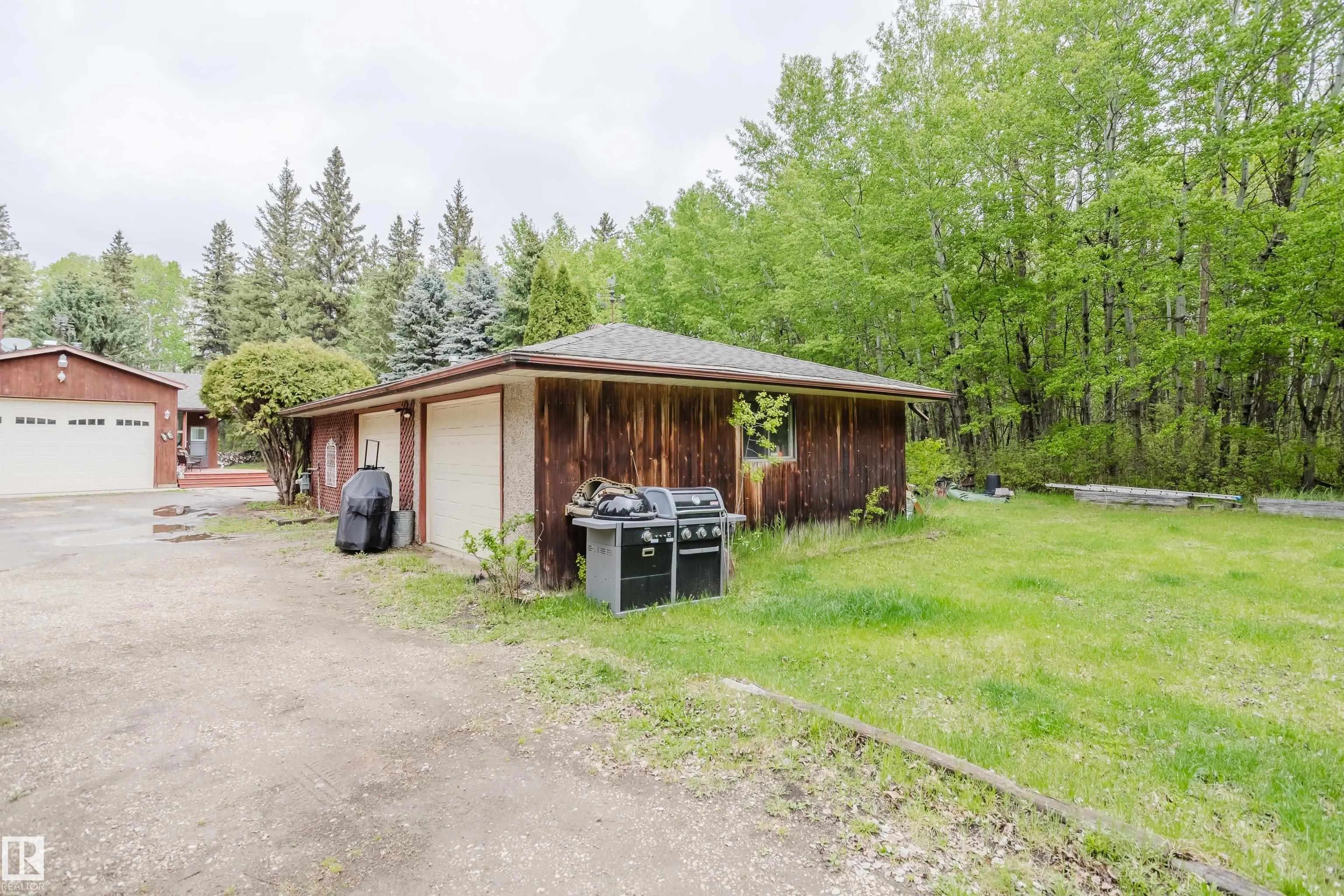 14 52215 RGE ROAD 270
