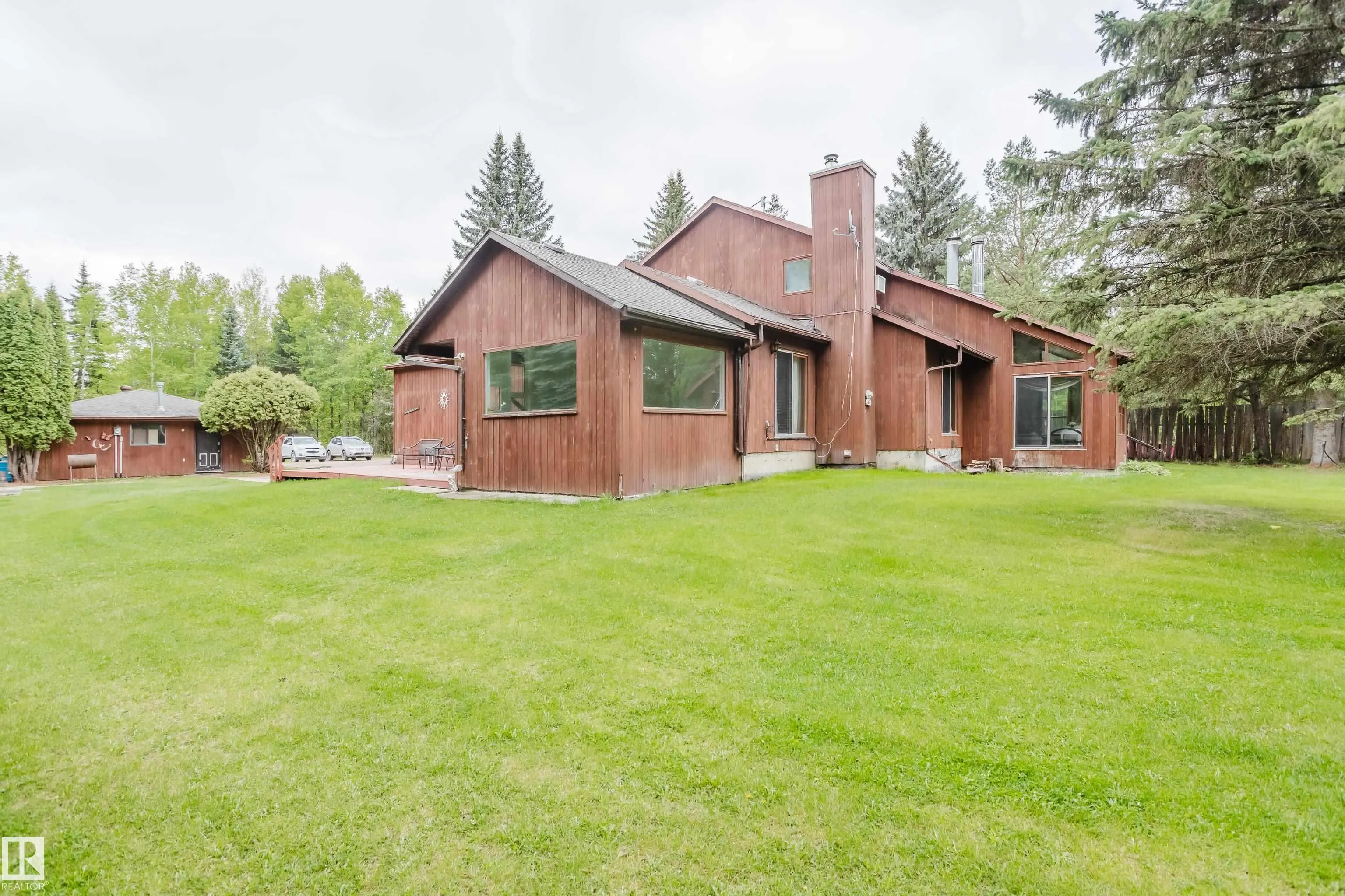14 52215 RGE ROAD 270