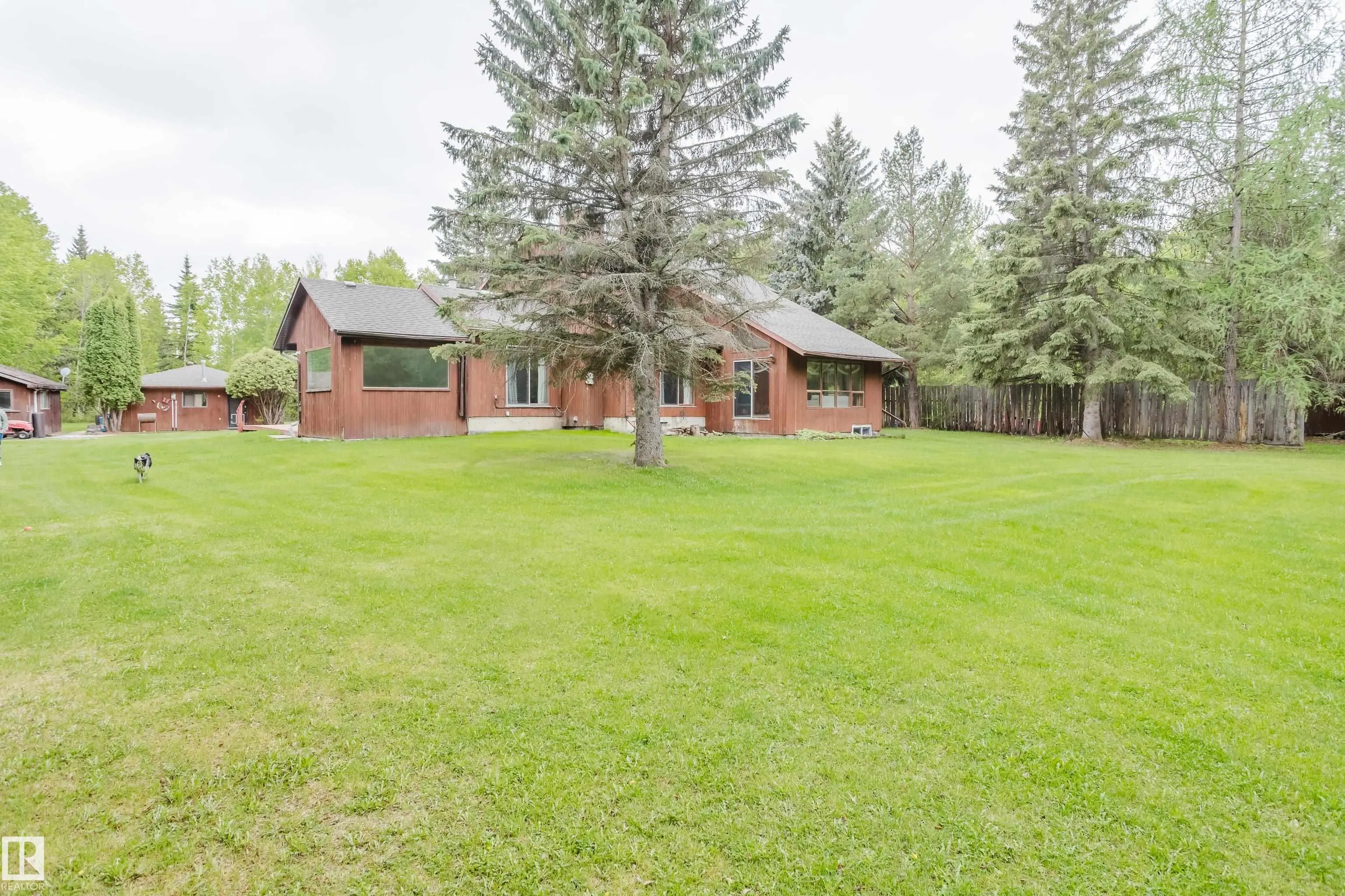 14 52215 RGE ROAD 270
