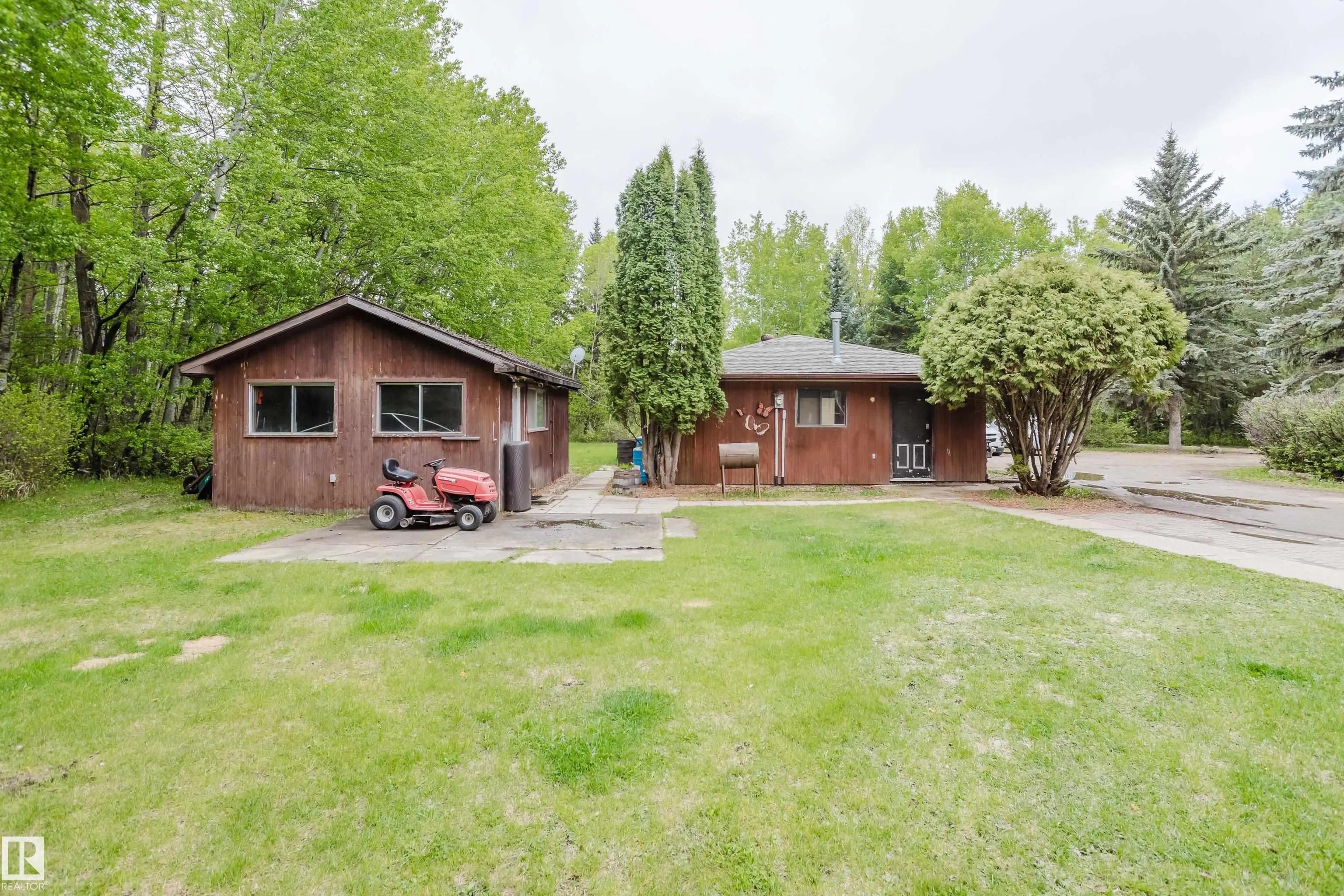 14 52215 RGE ROAD 270