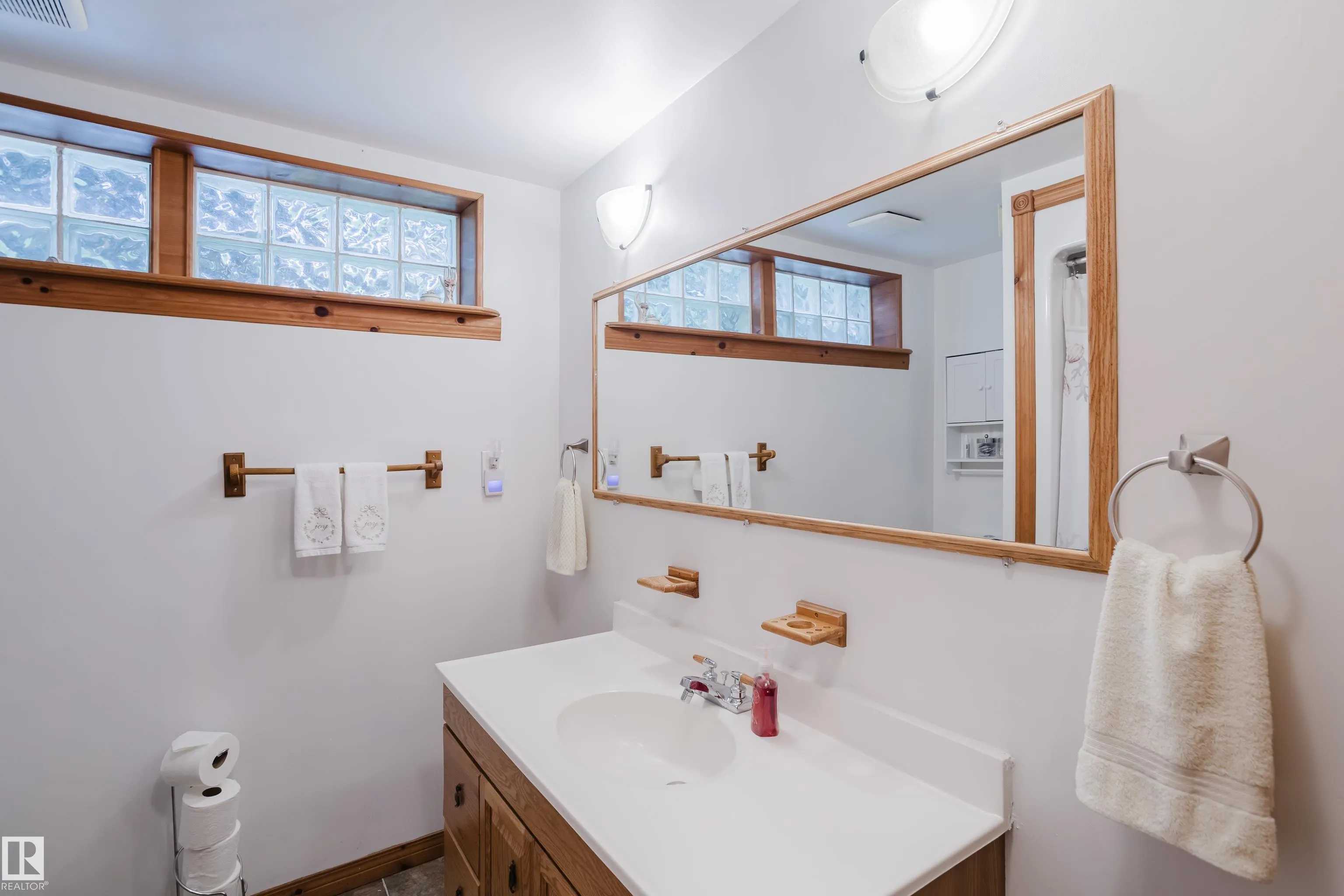 14 52215 RGE ROAD 270
