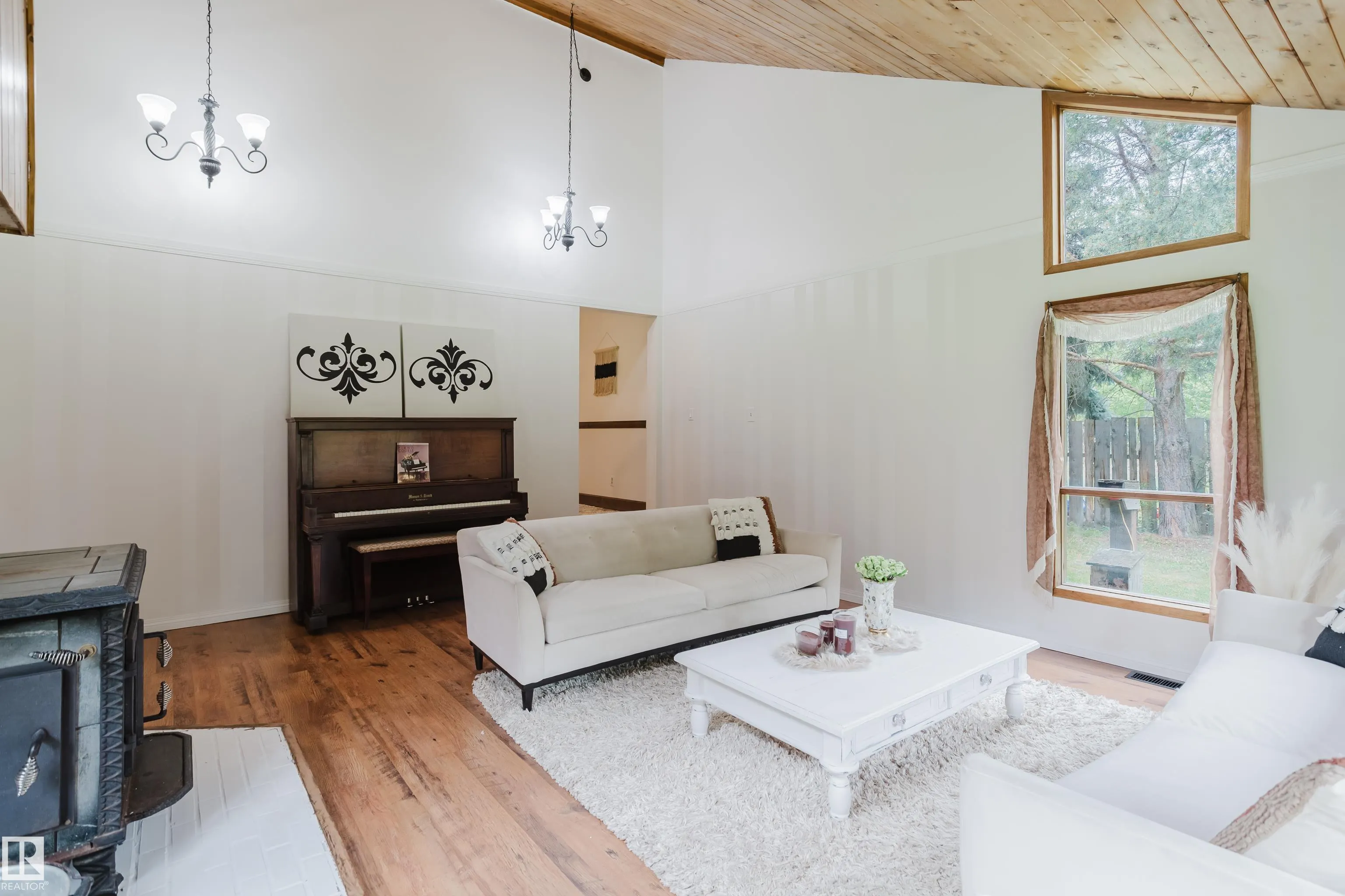 14 52215 RGE ROAD 270