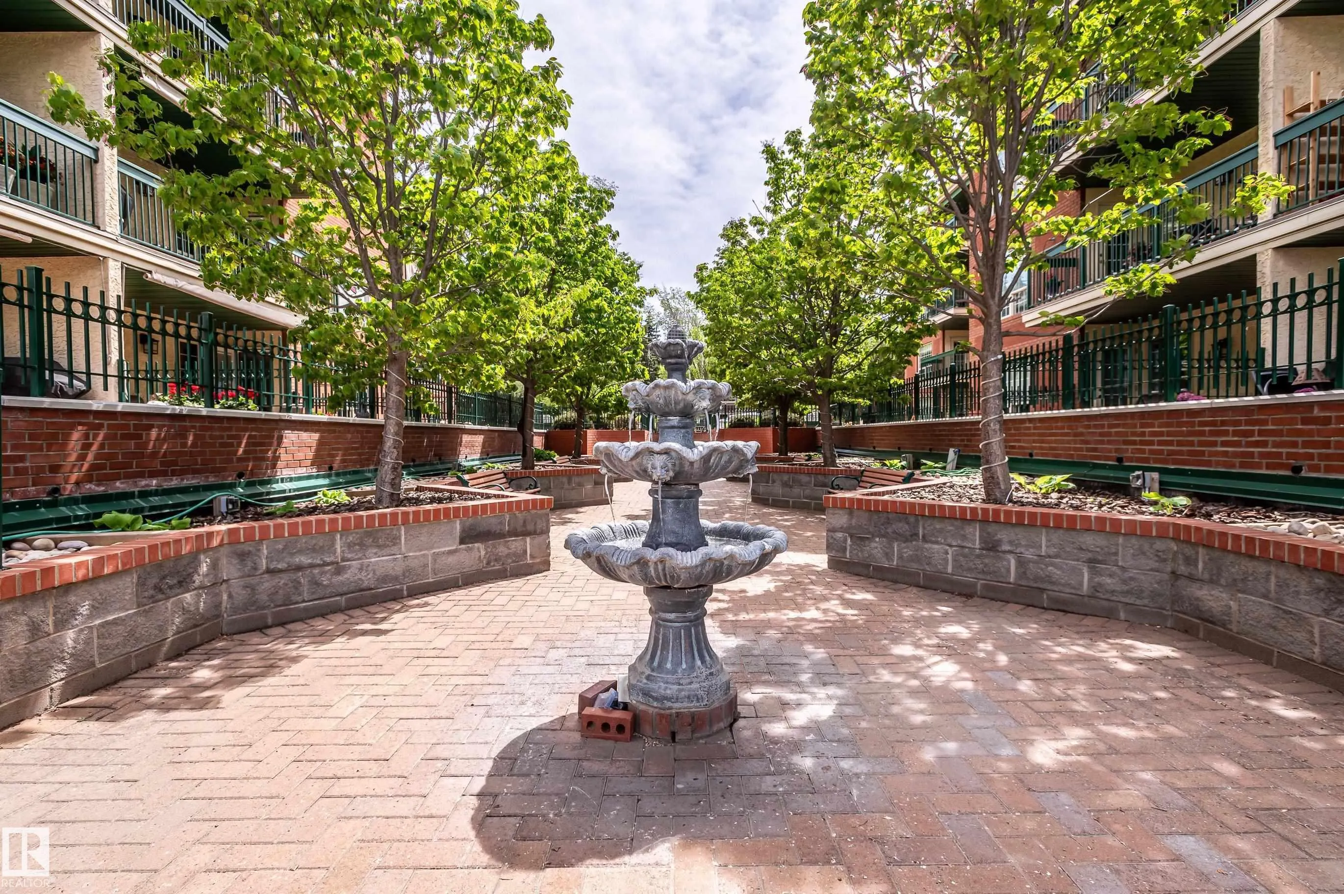 37 SIR WINSTON CHURCHILL Avenue