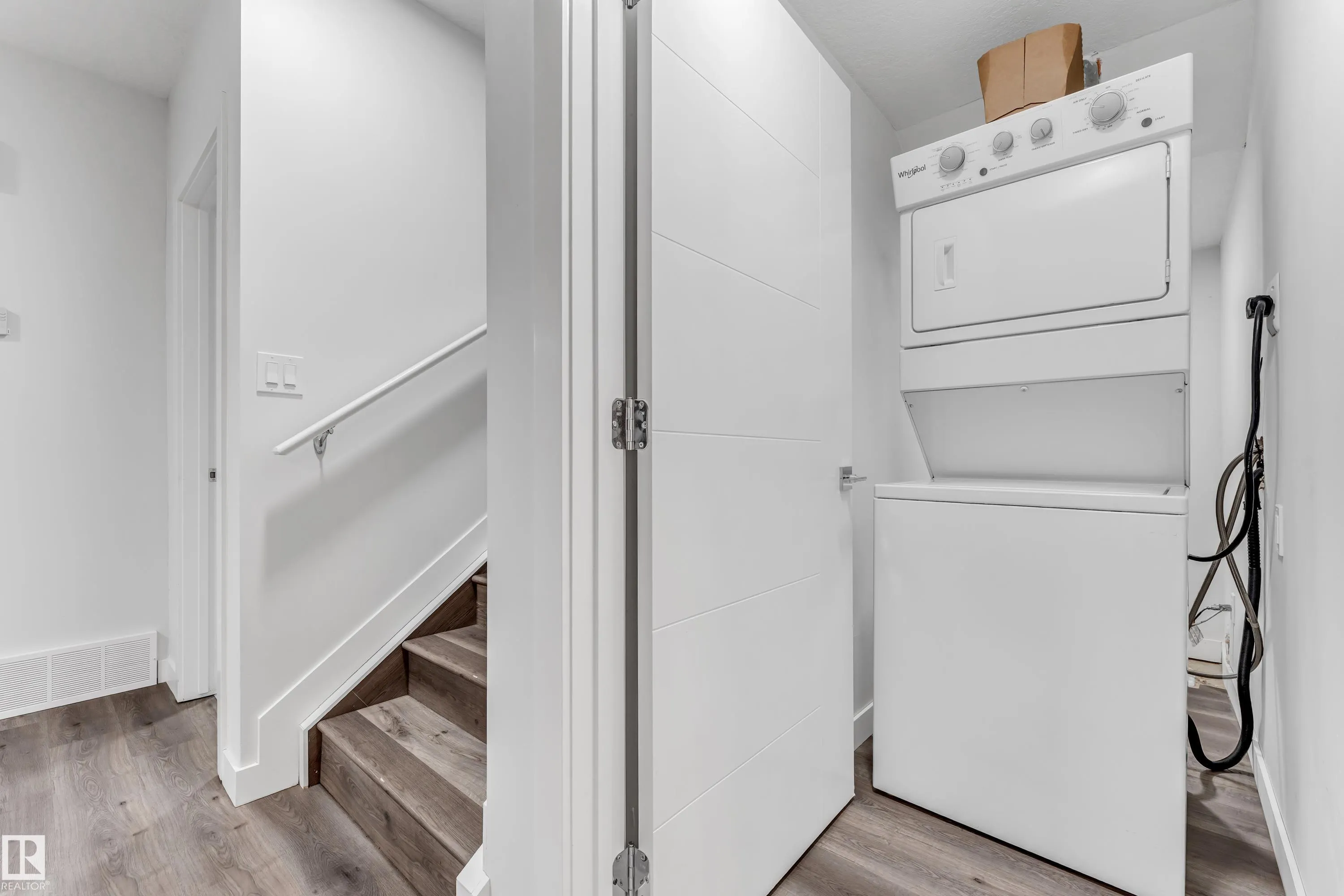 327 ROBERTS Wynd