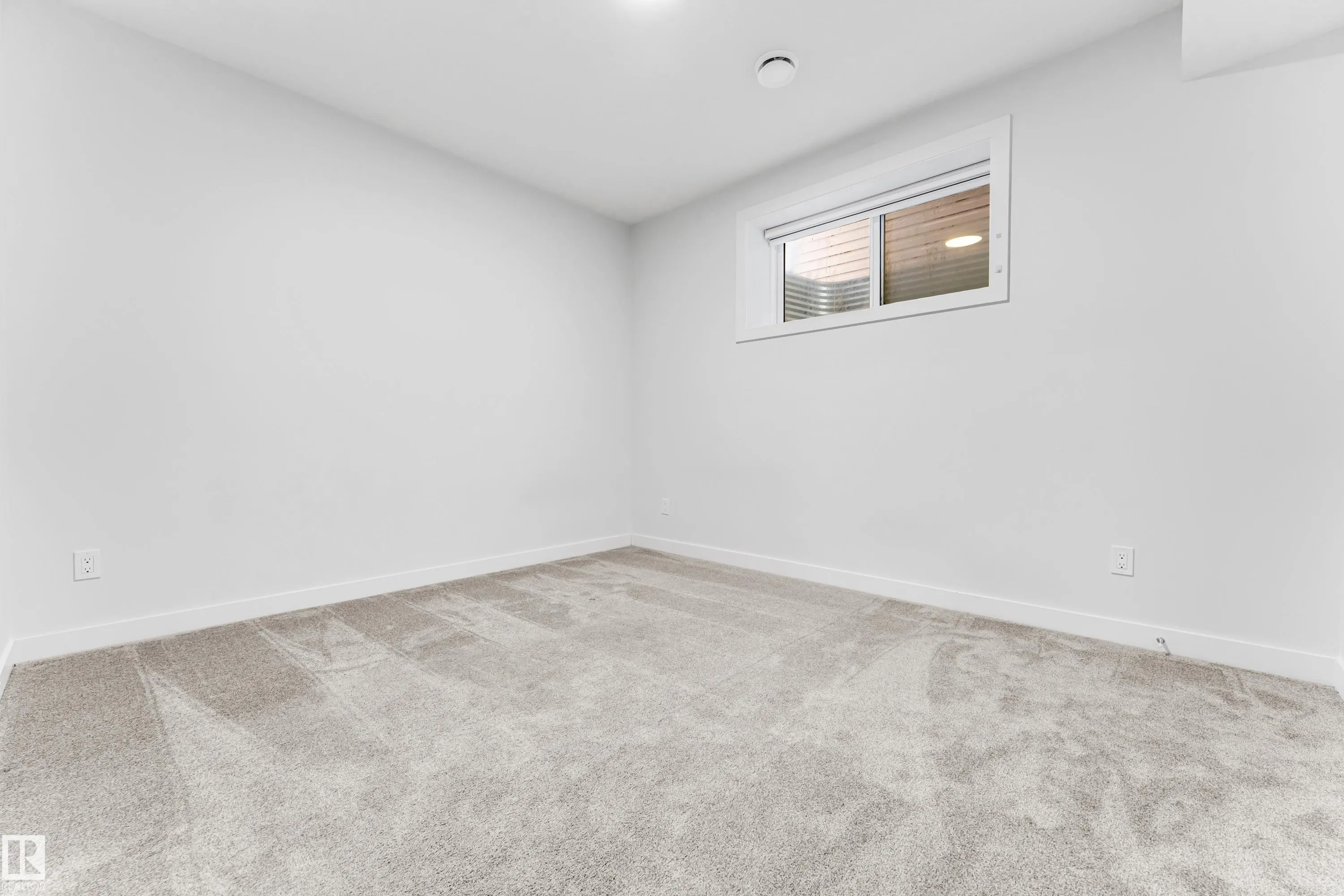 327 ROBERTS Wynd