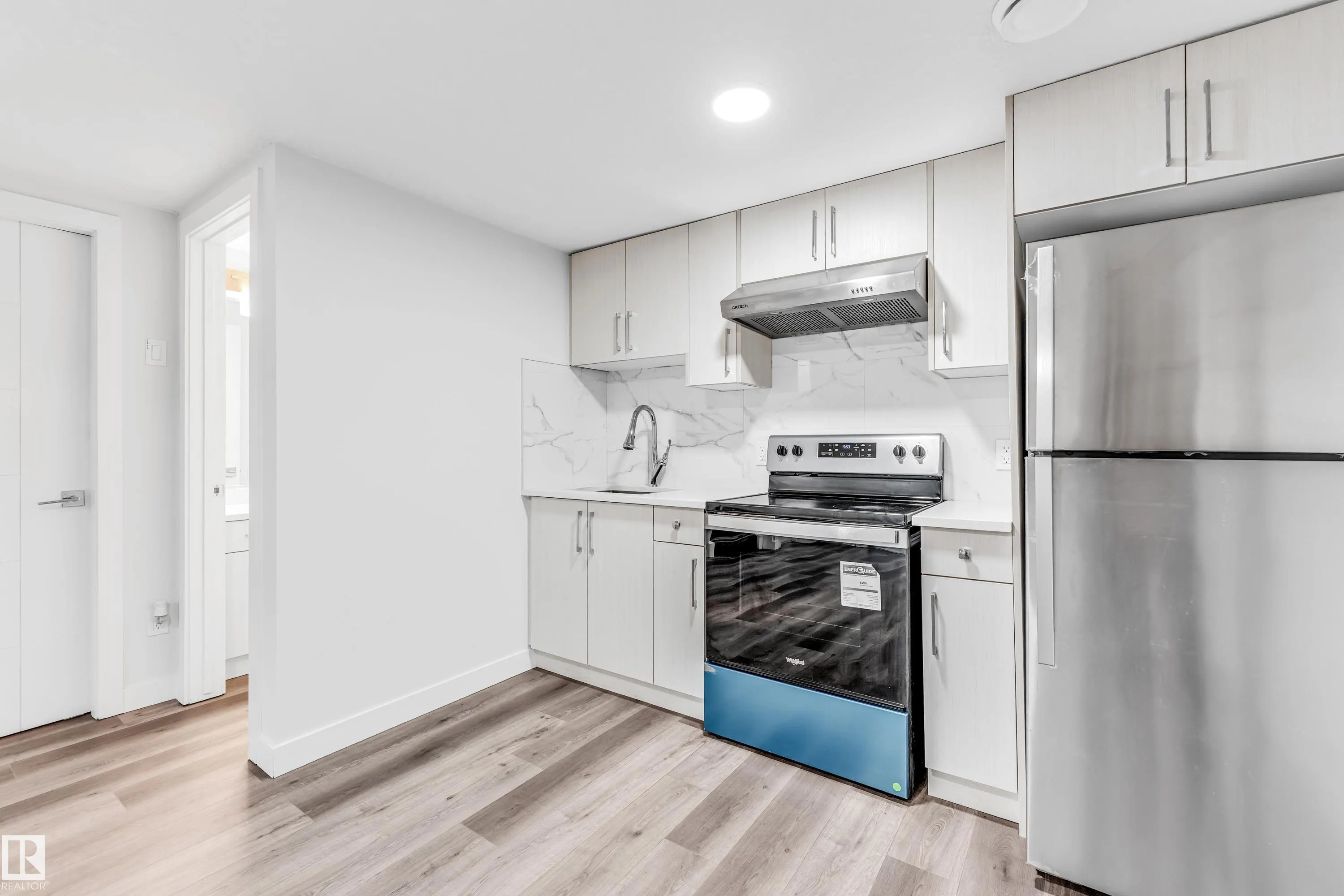 327 ROBERTS Wynd
