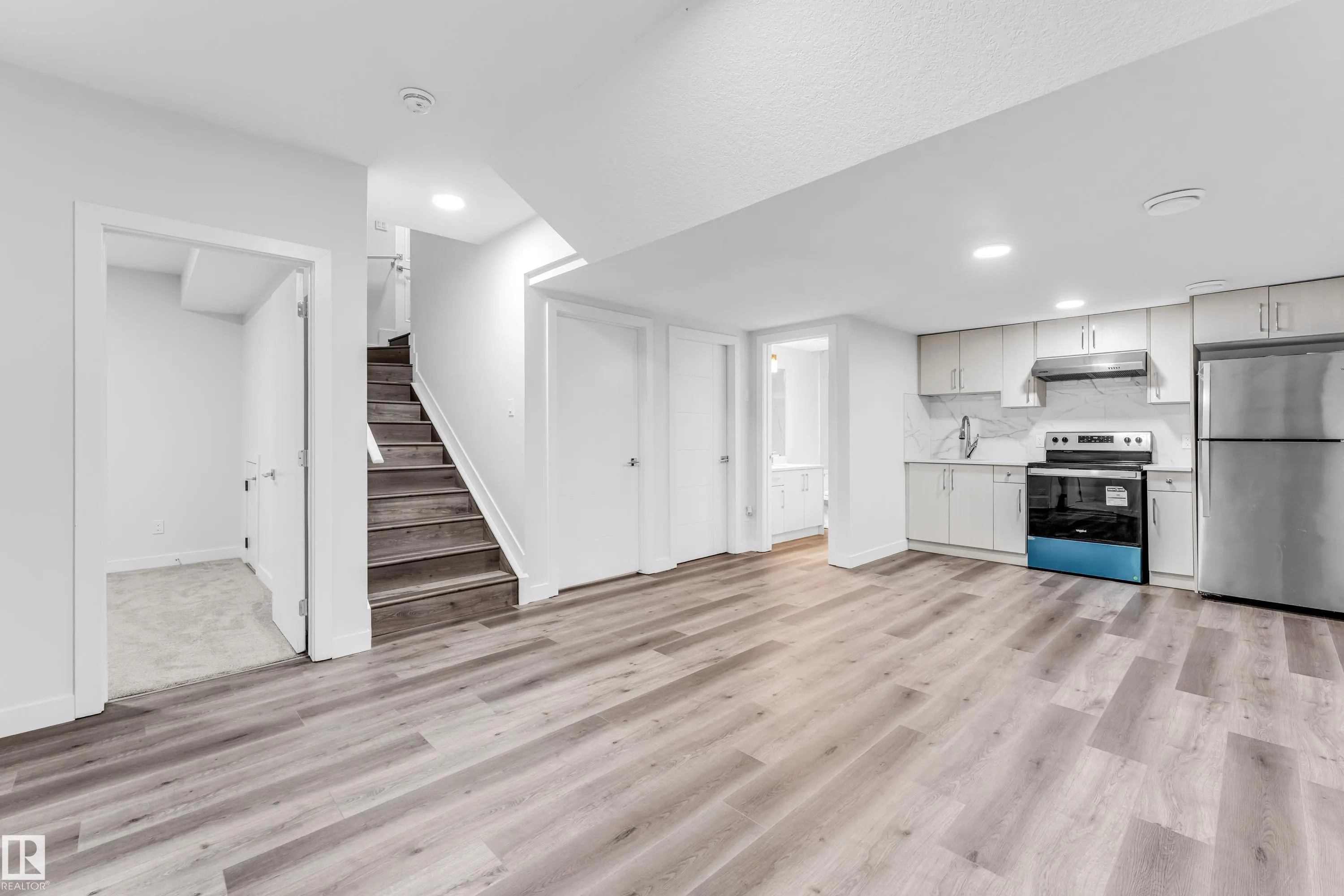 327 ROBERTS Wynd