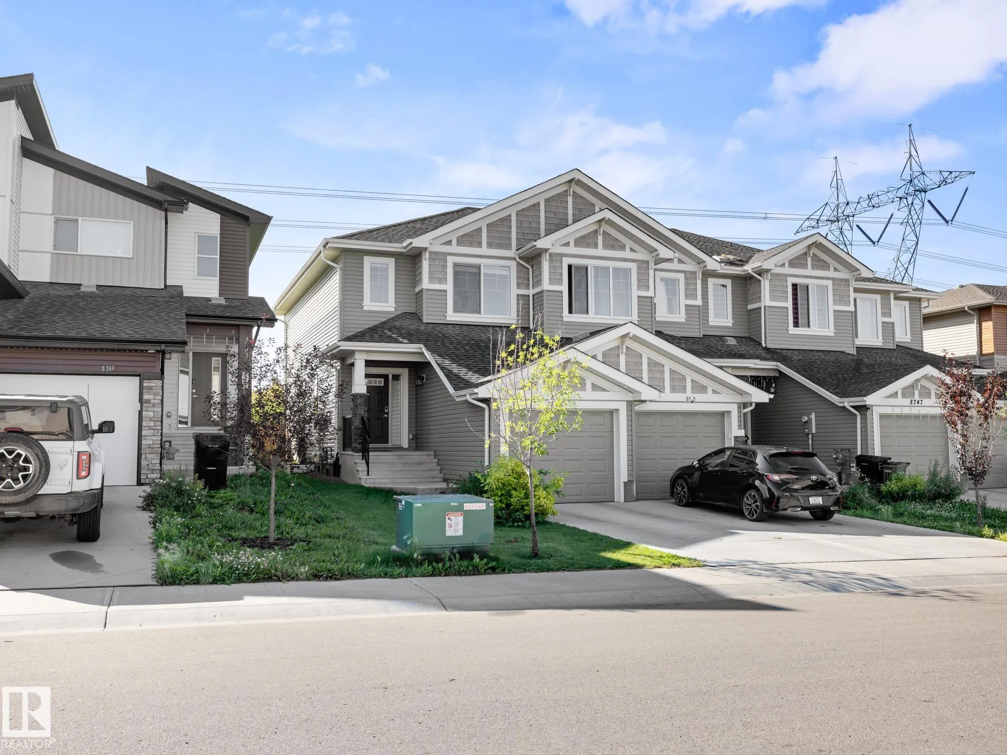 8743 CARSON Way