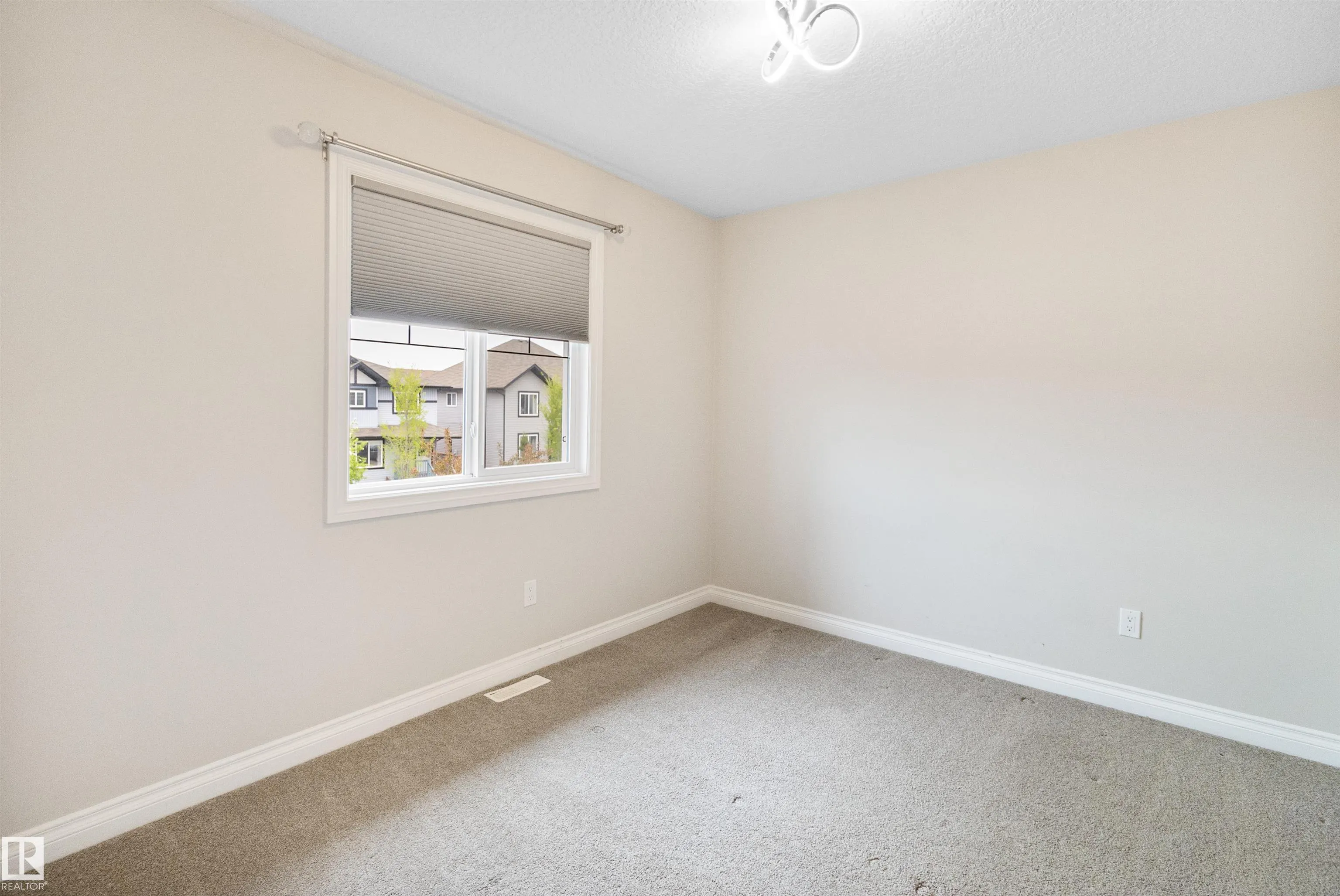 37 ROSEBERRY Lane