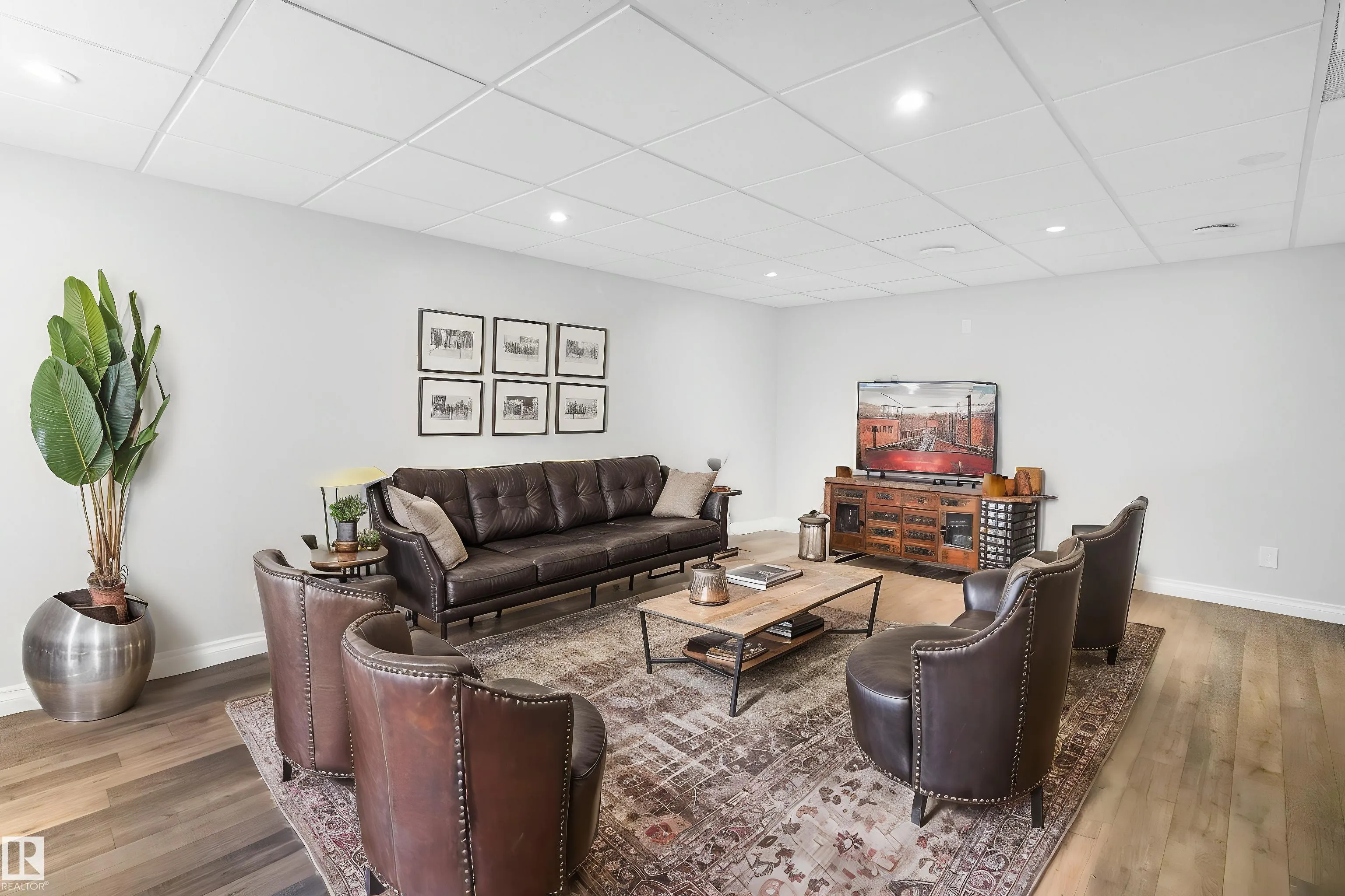 37 ROSEBERRY Lane