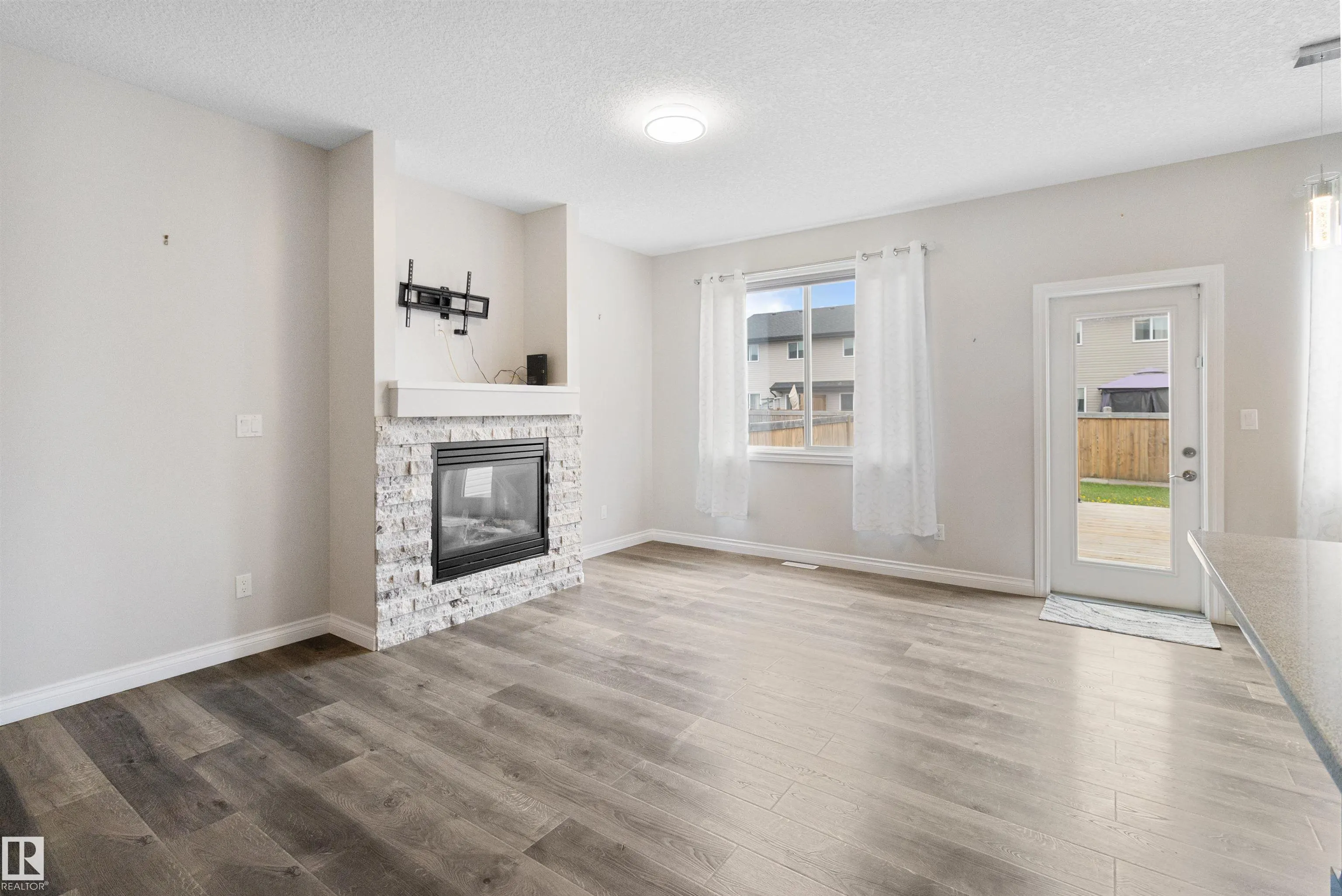 37 ROSEBERRY Lane