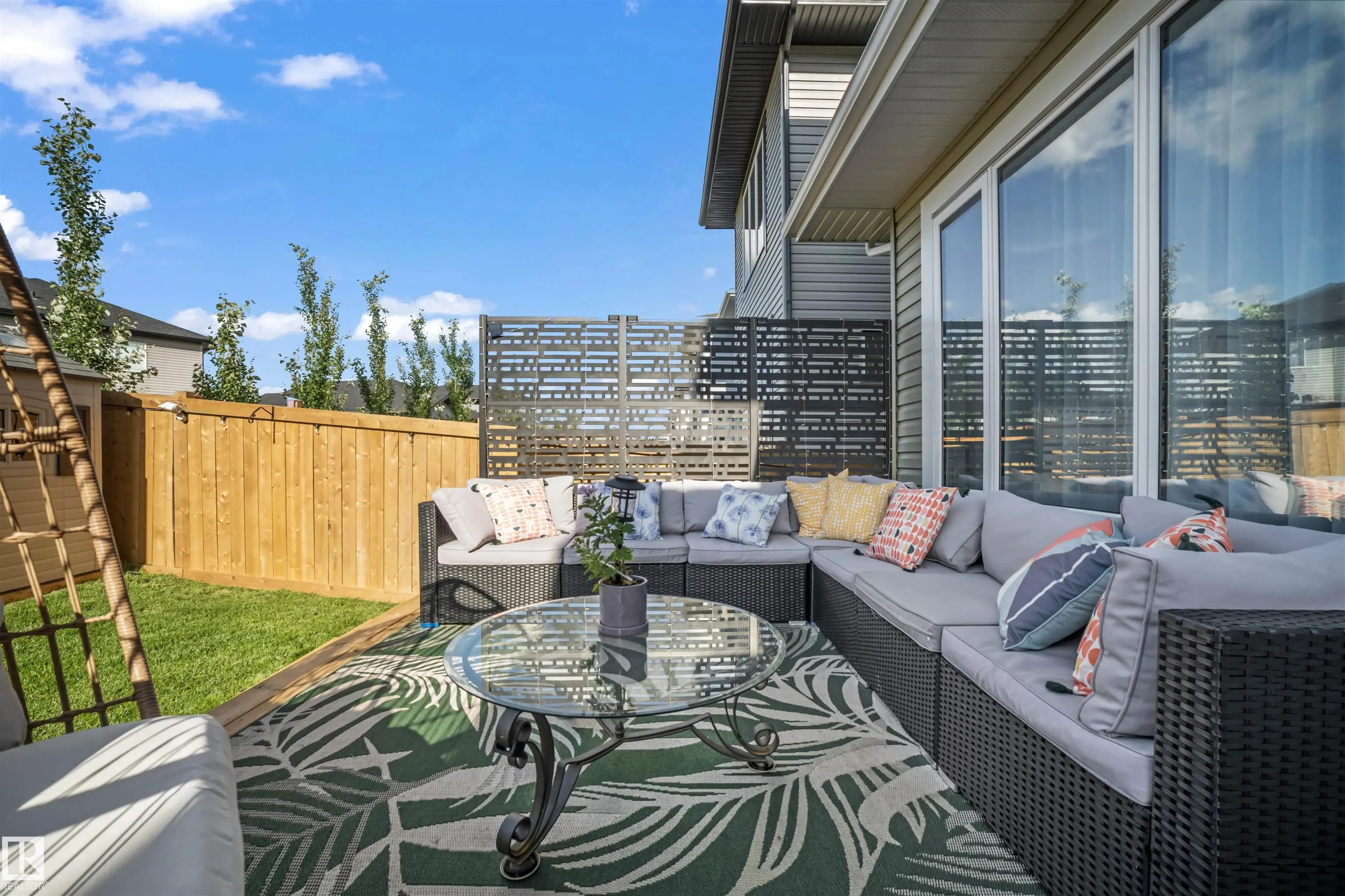 447 ROBERTS Crescent