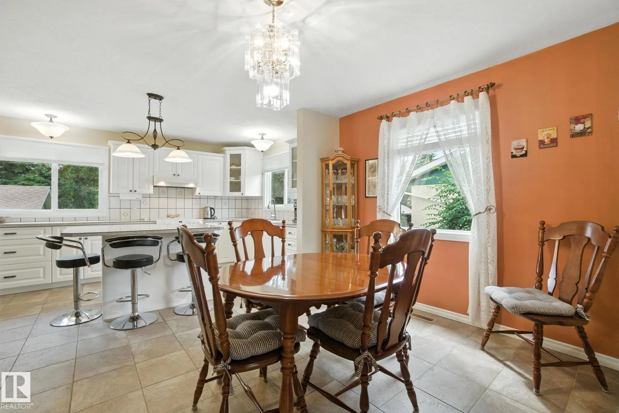 2 LAYDON Drive
