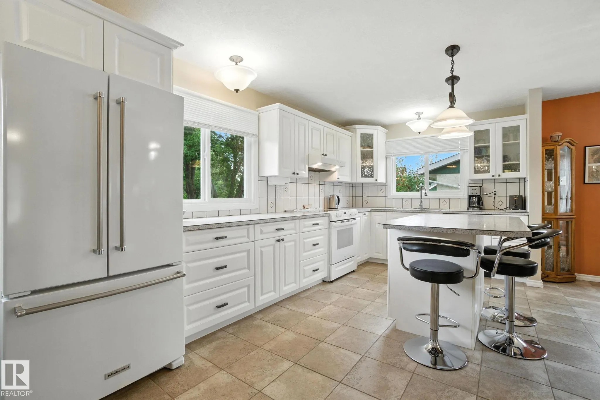 2 LAYDON Drive