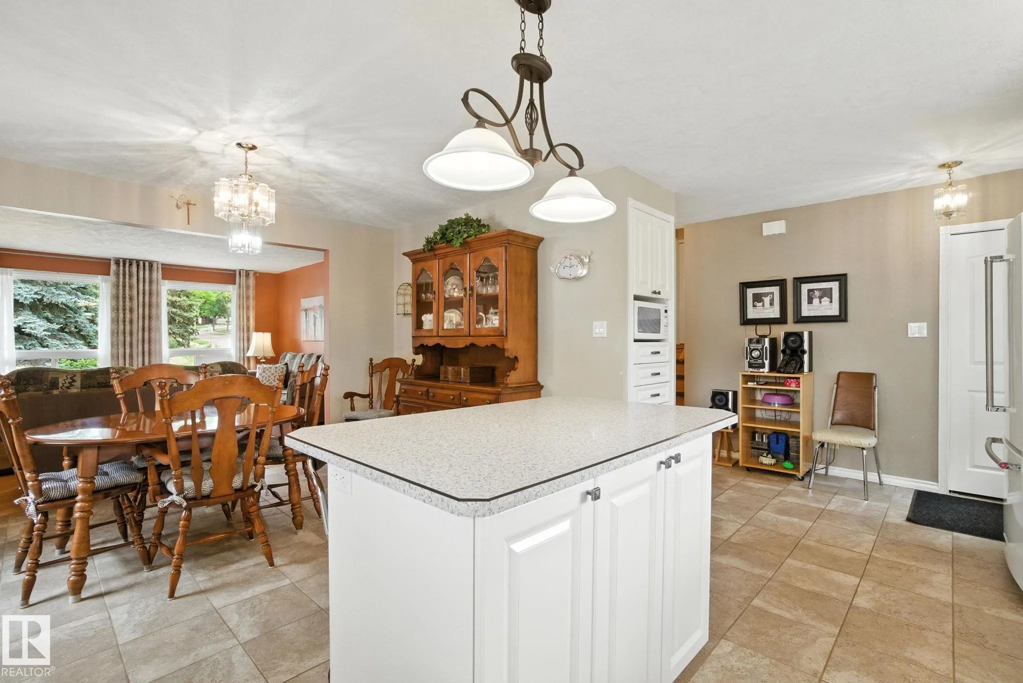 2 LAYDON Drive